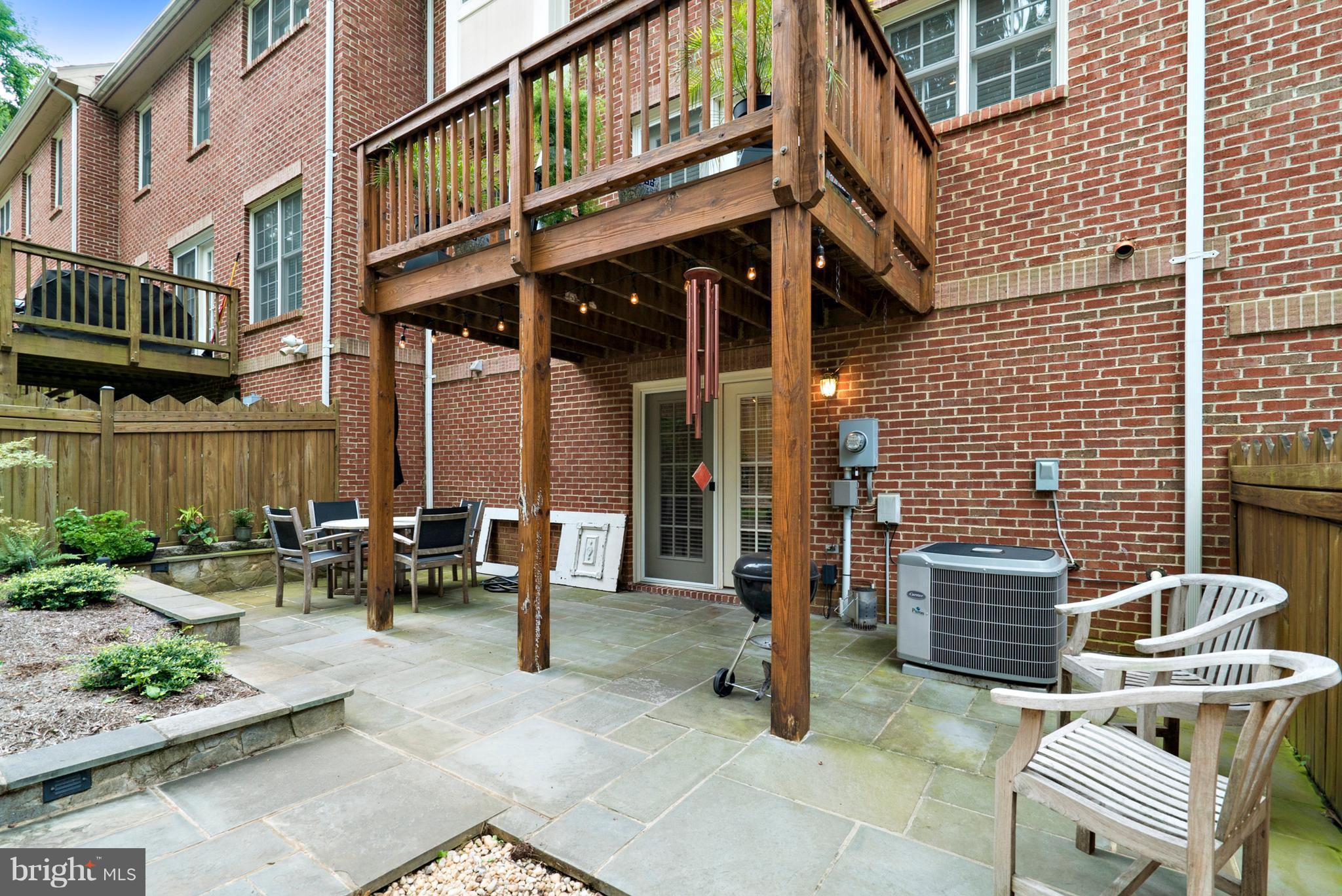 PLANE TREE - Residential