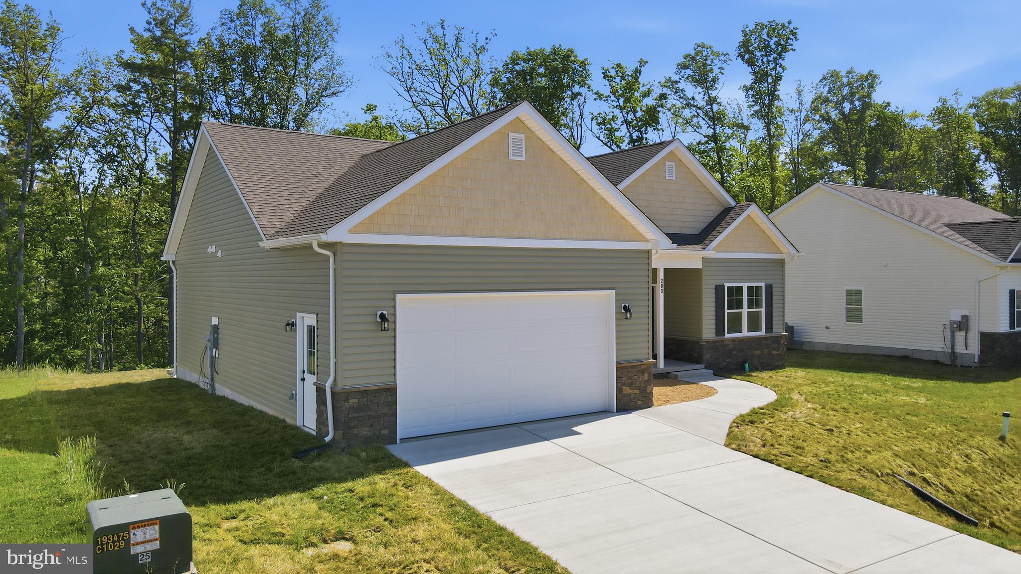 MIDDLE CREEK VISTAS - Residential