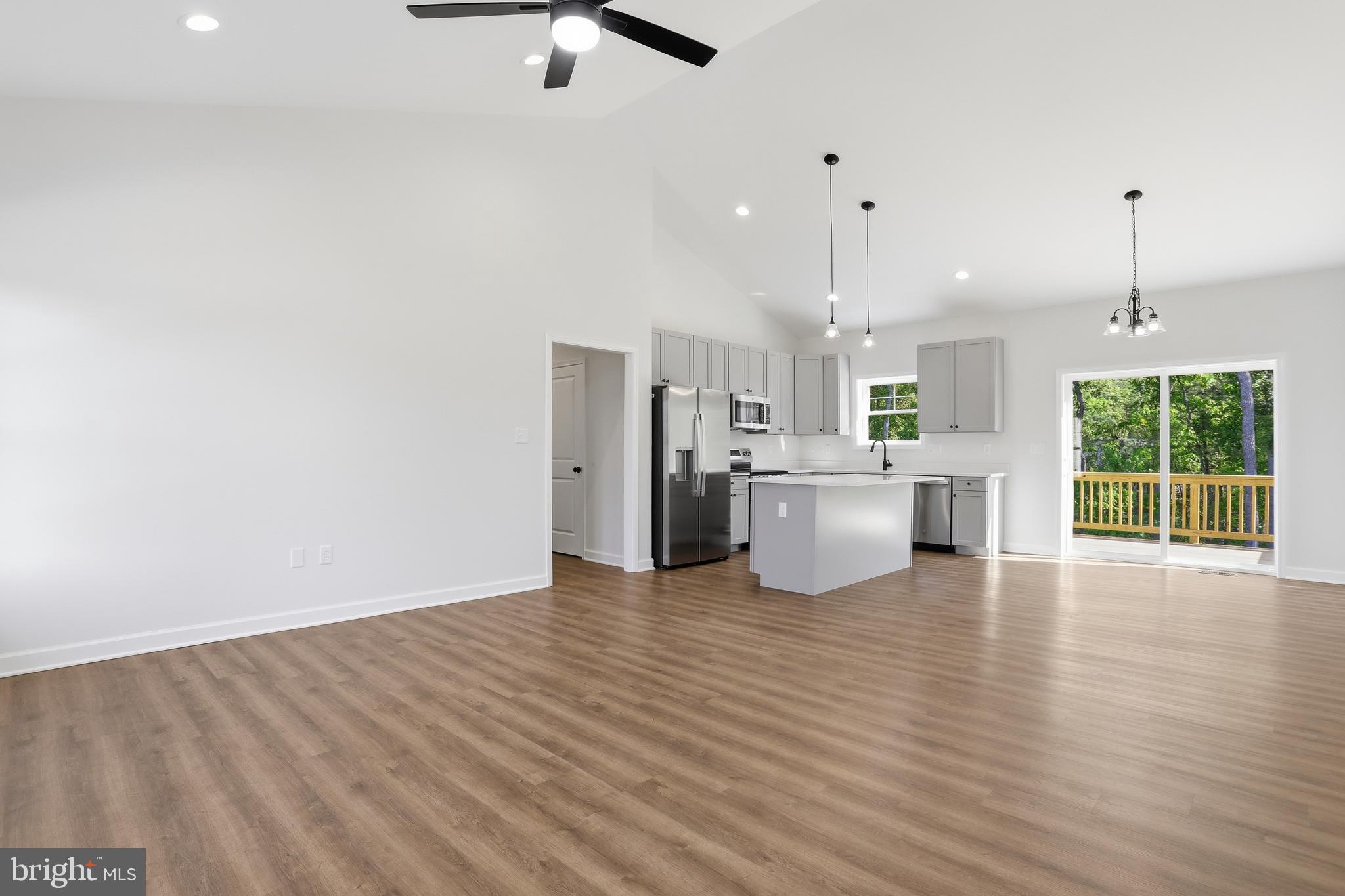 MIDDLE CREEK VISTAS - Residential