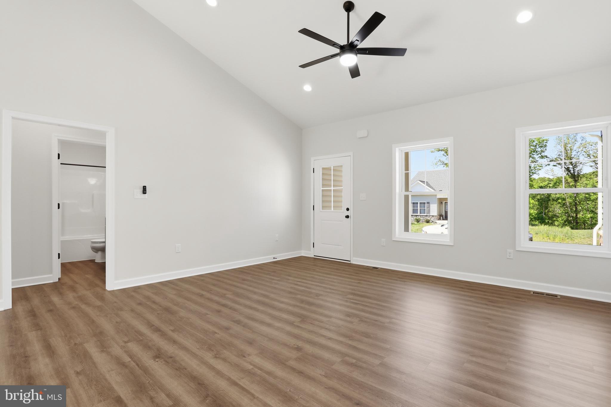 MIDDLE CREEK VISTAS - Residential