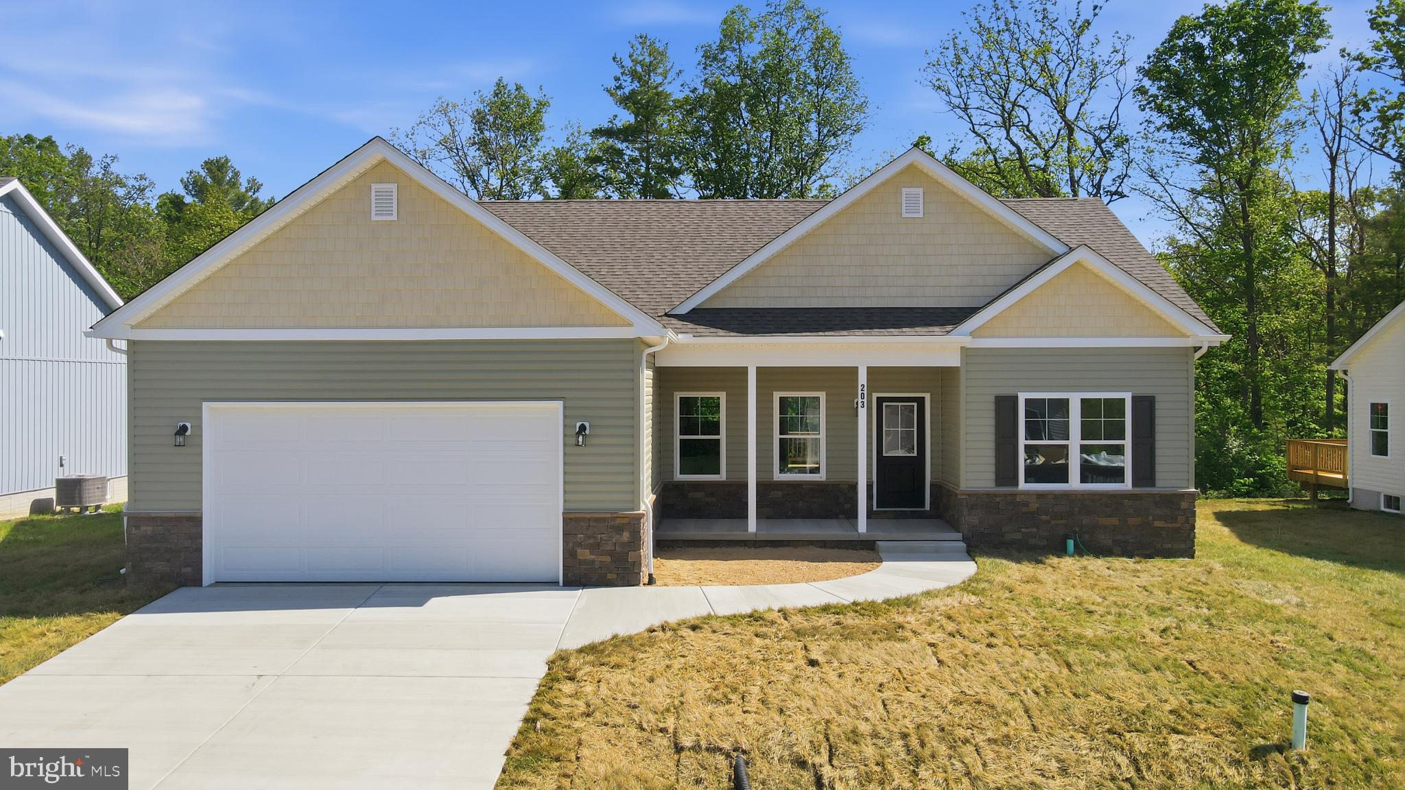 MIDDLE CREEK VISTAS - Residential