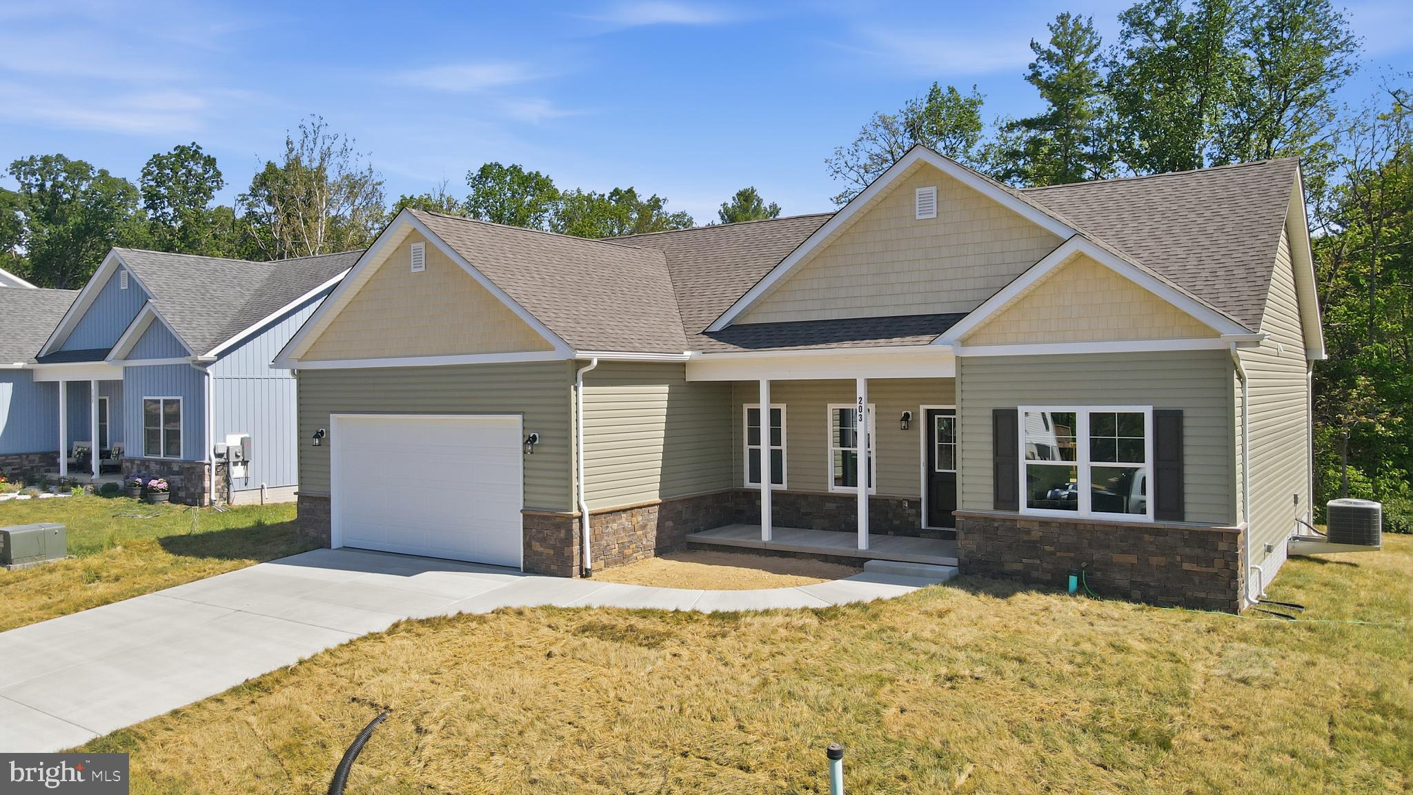 MIDDLE CREEK VISTAS - Residential