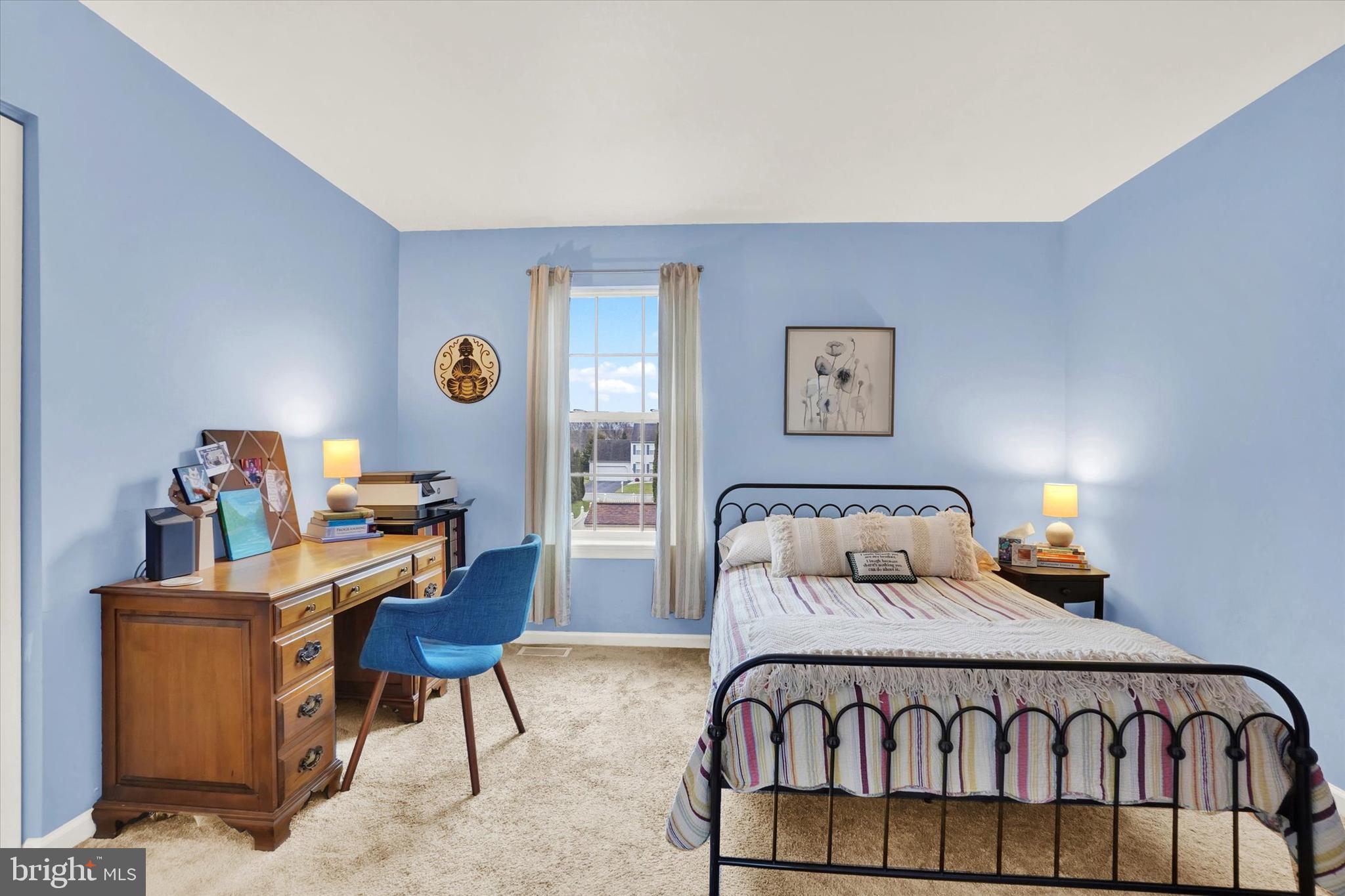 COUNTRY CLUB MANOR - Residential