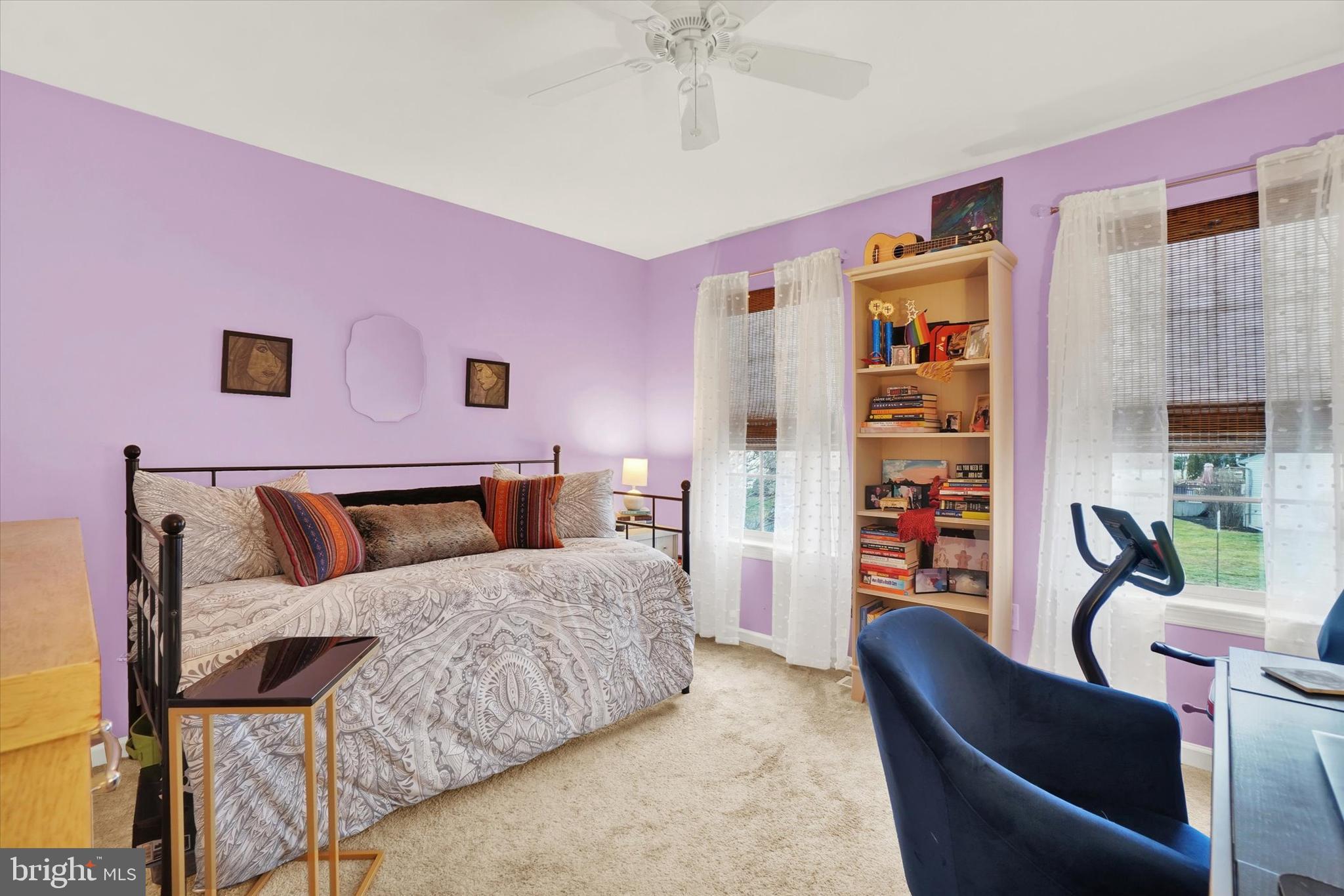 COUNTRY CLUB MANOR - Residential