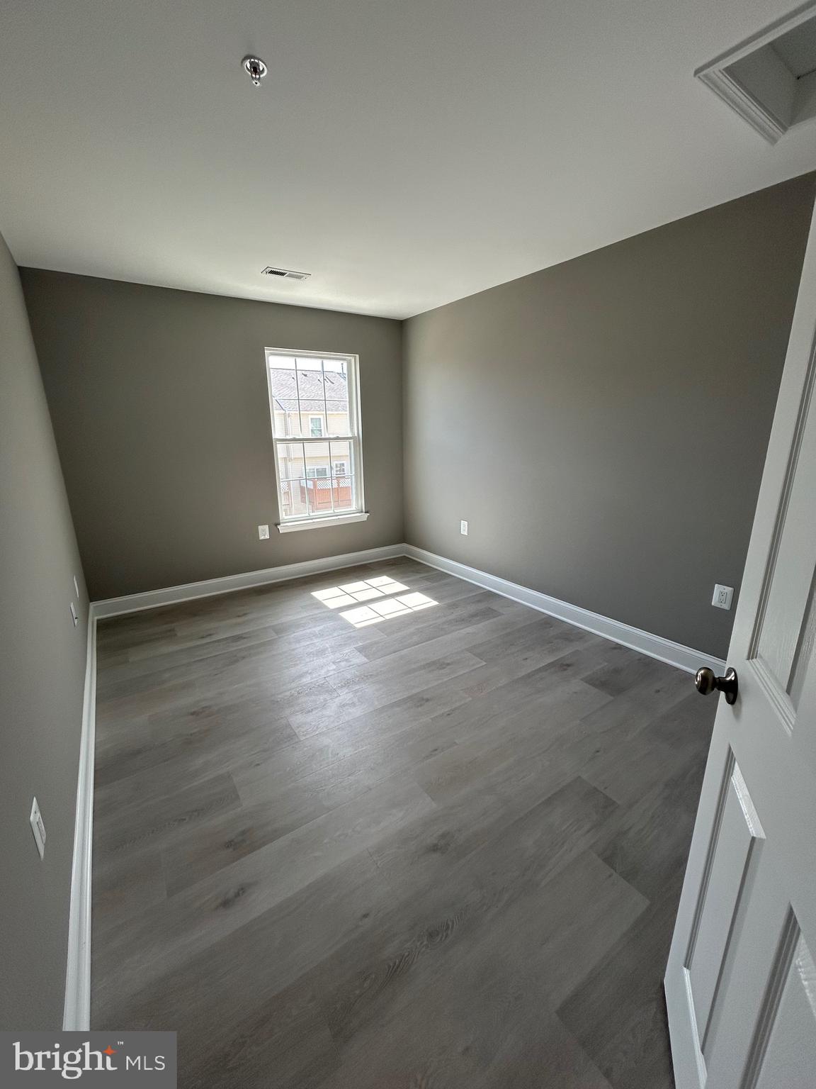 HOLLY WOODS - Residential