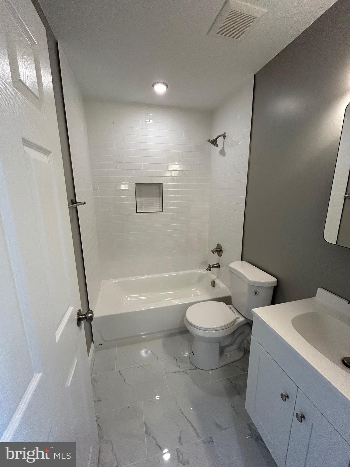 HOLLY WOODS - Residential