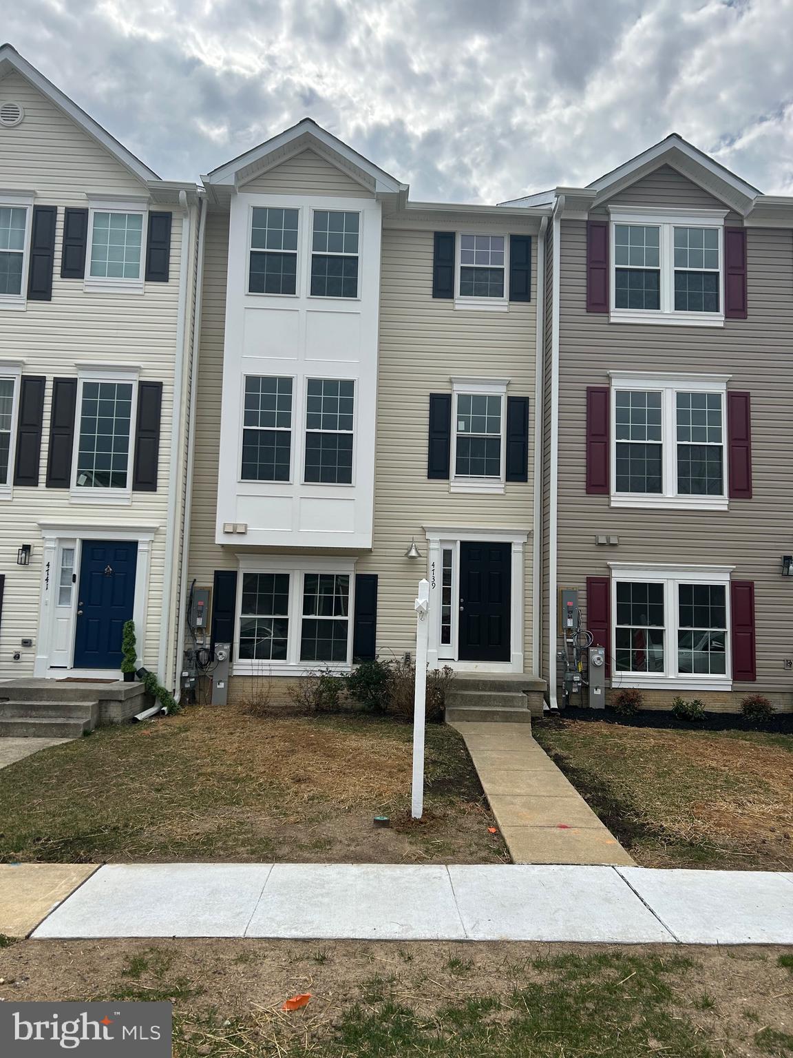 HOLLY WOODS - Residential