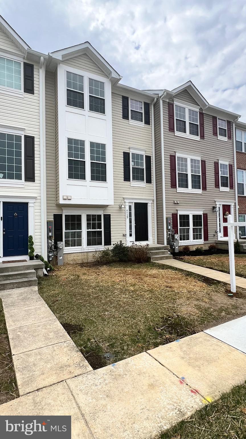 HOLLY WOODS - Residential