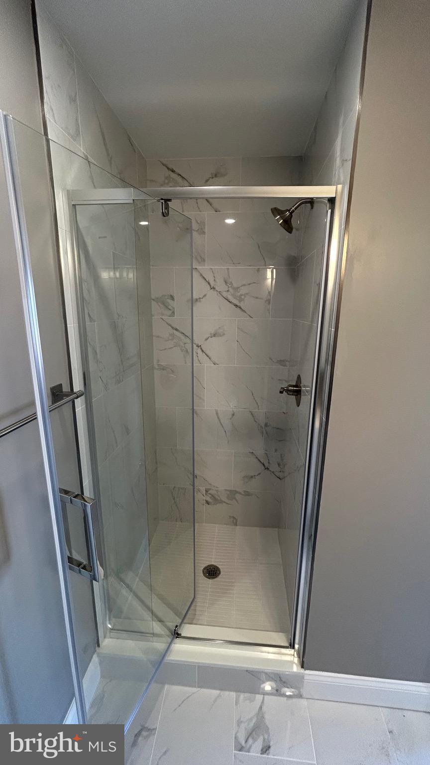 HOLLY WOODS - Residential