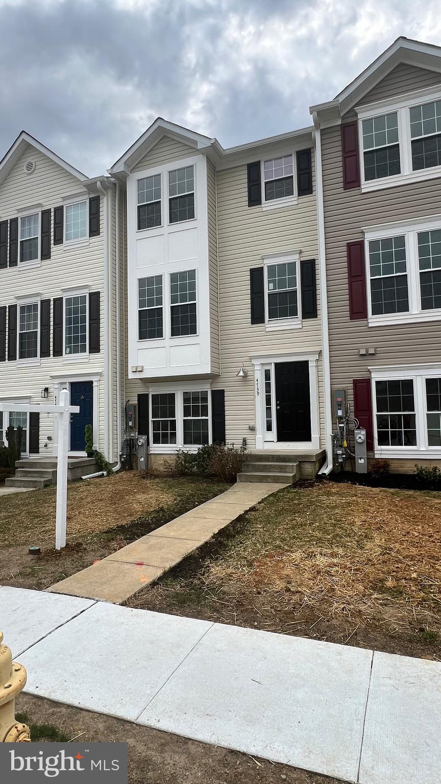 HOLLY WOODS - Residential