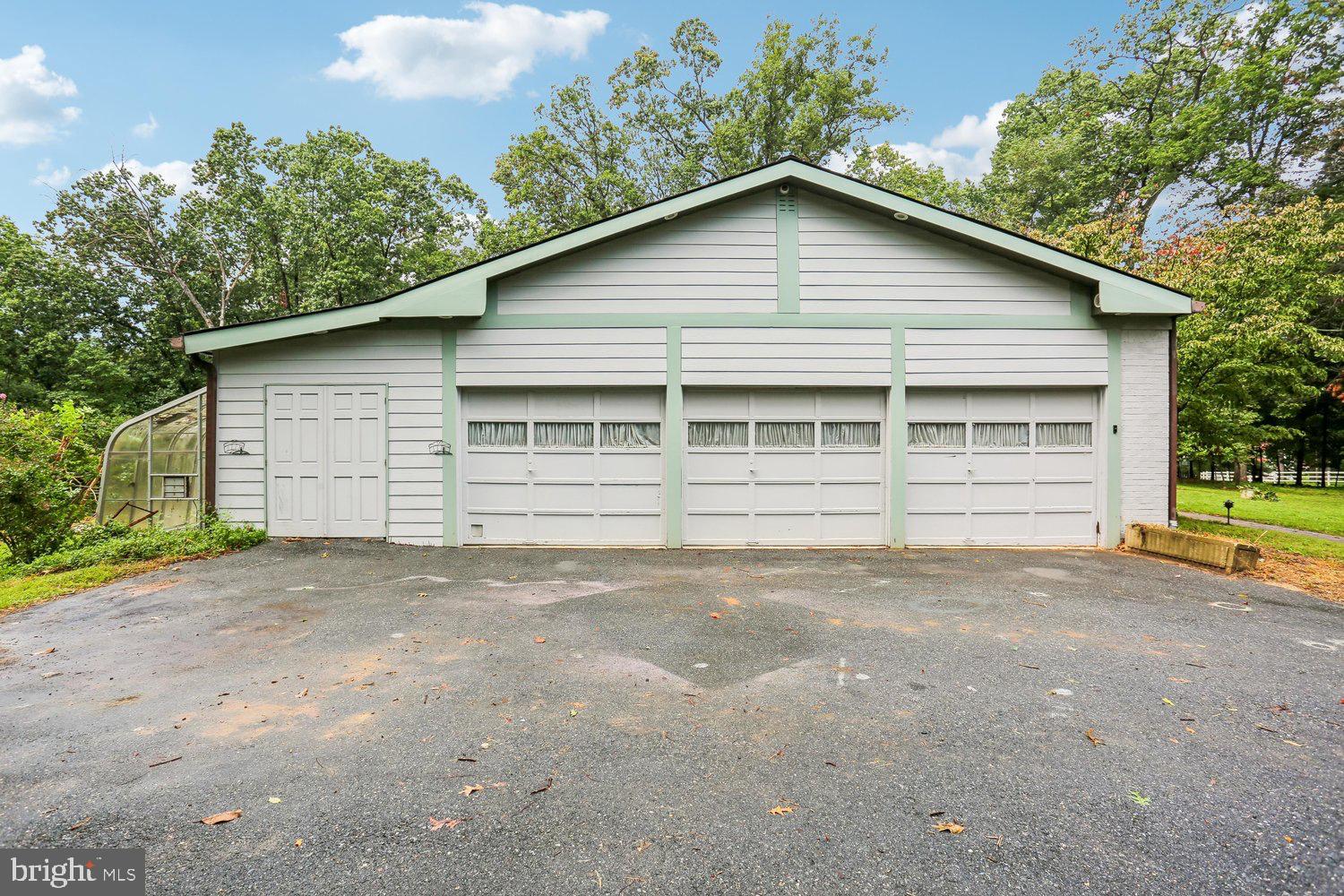 13515 HIGHLAND ROAD