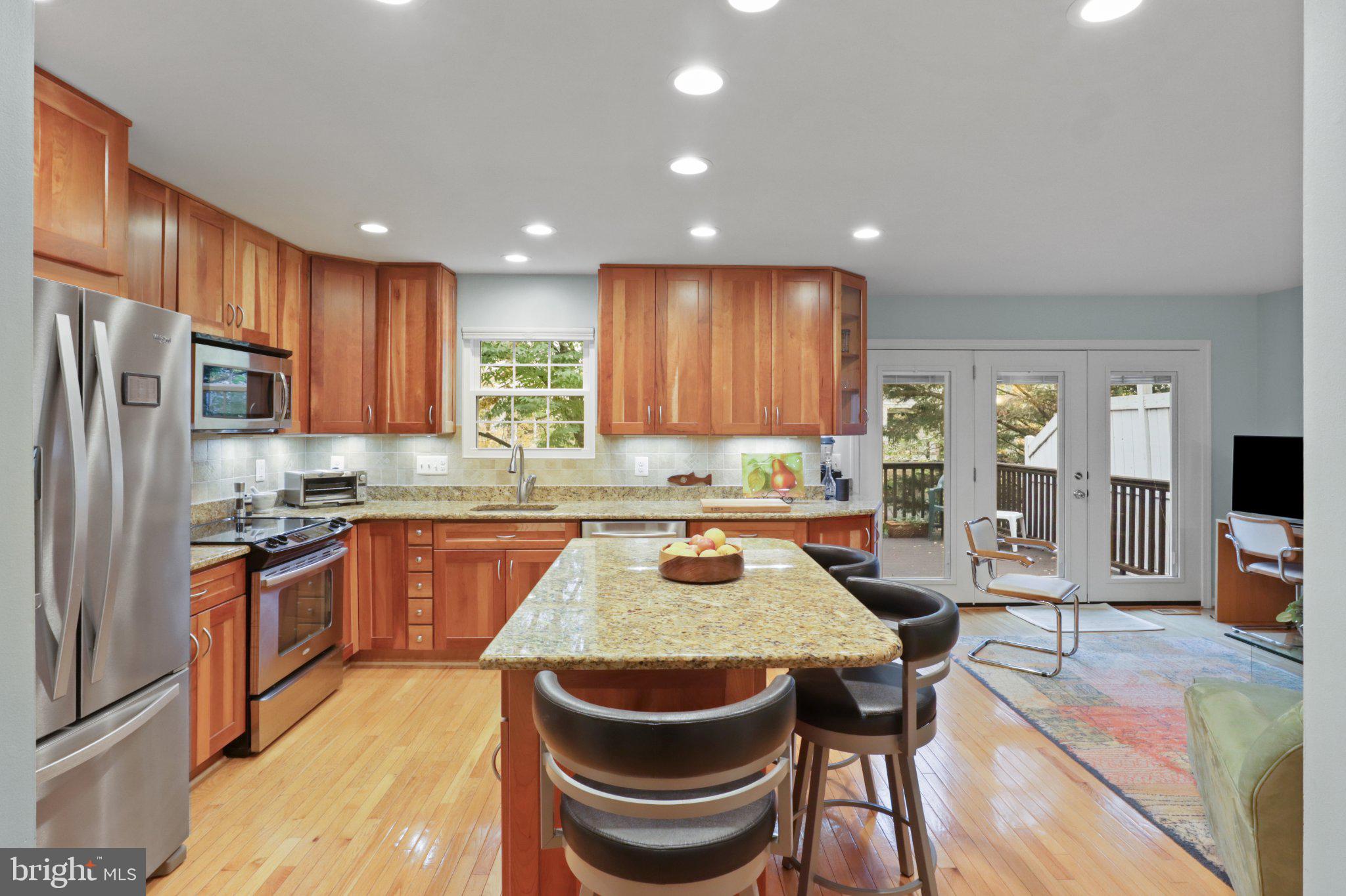2729 PEMBSLY DRIVE