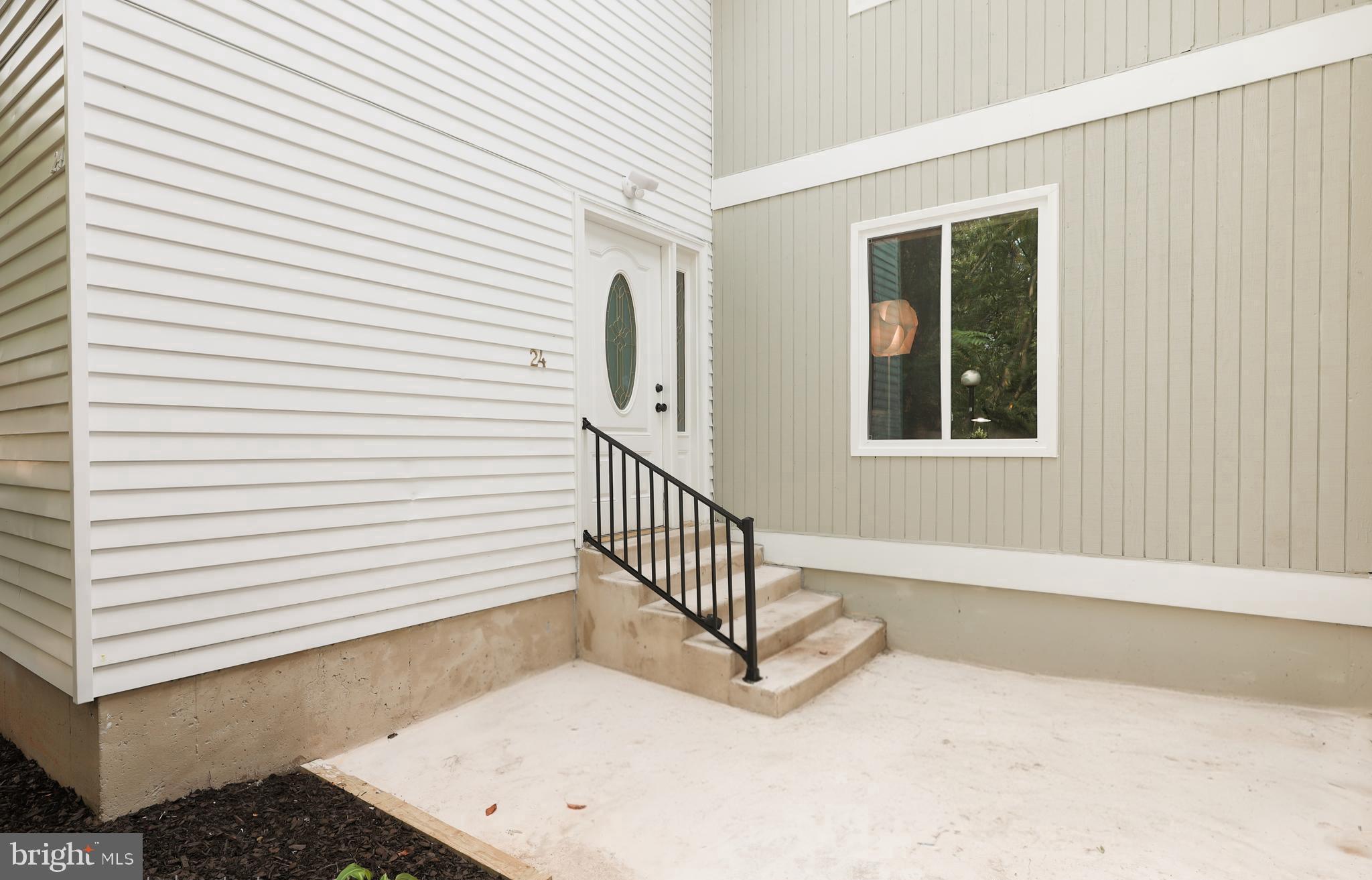 24 ANNA COURT 285