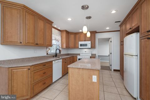 Tiny photo for 304 Schoolhouse Road, MONROE TOWNSHIP, NJ 08831 (MLS # NJMX2011492)