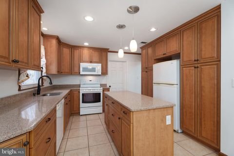 Tiny photo for 304 Schoolhouse Road, MONROE TOWNSHIP, NJ 08831 (MLS # NJMX2011492)