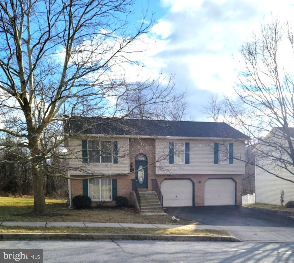 Photo of 478 Chestnut Way, NEW CUMBERLAND, PA 17070 (MLS # PAYK2096186)