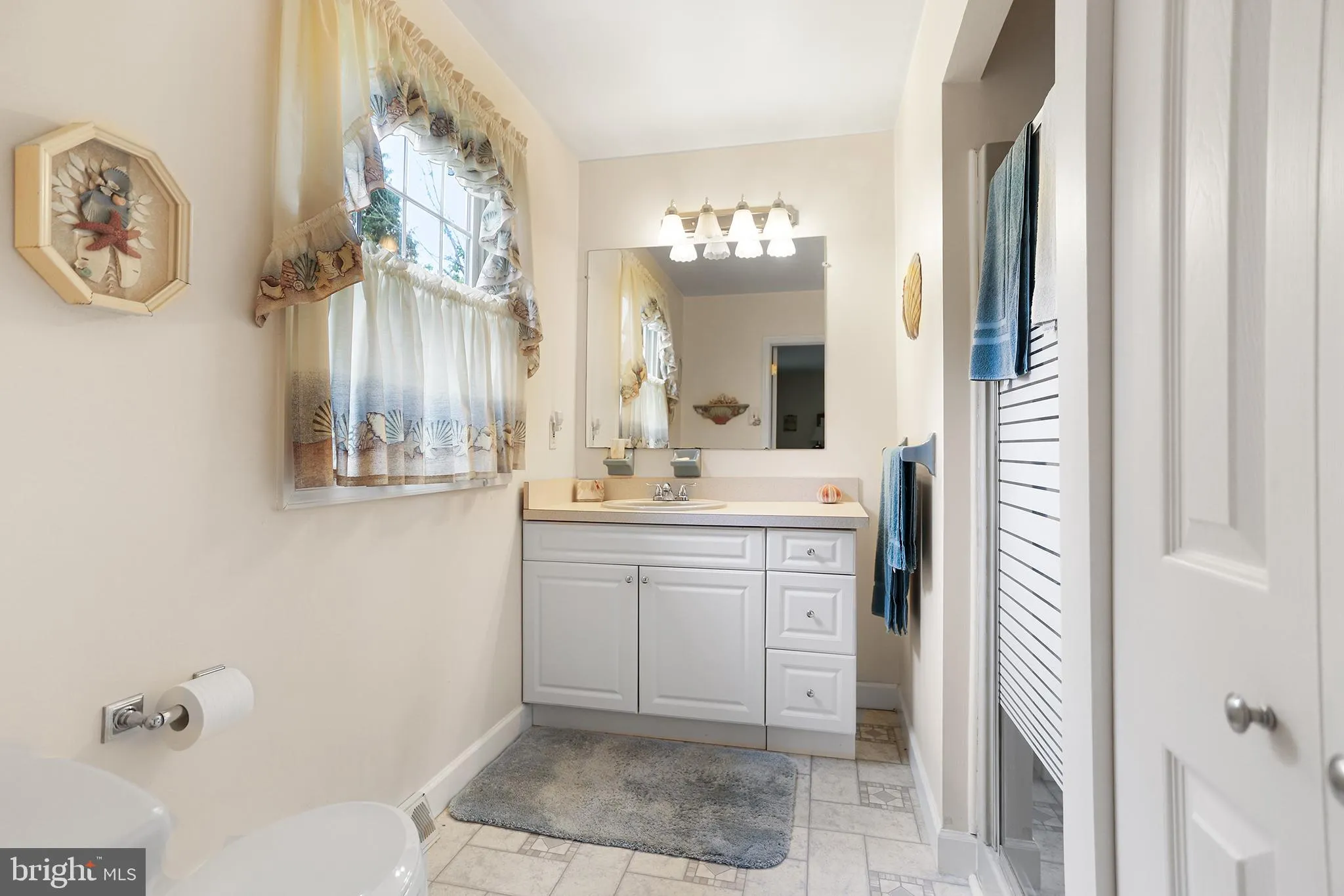 West Chester, Pennsylvania 19382, United States, 4 Bedrooms Bedrooms, ,3 BathroomsBathrooms,Residential,Active,186597