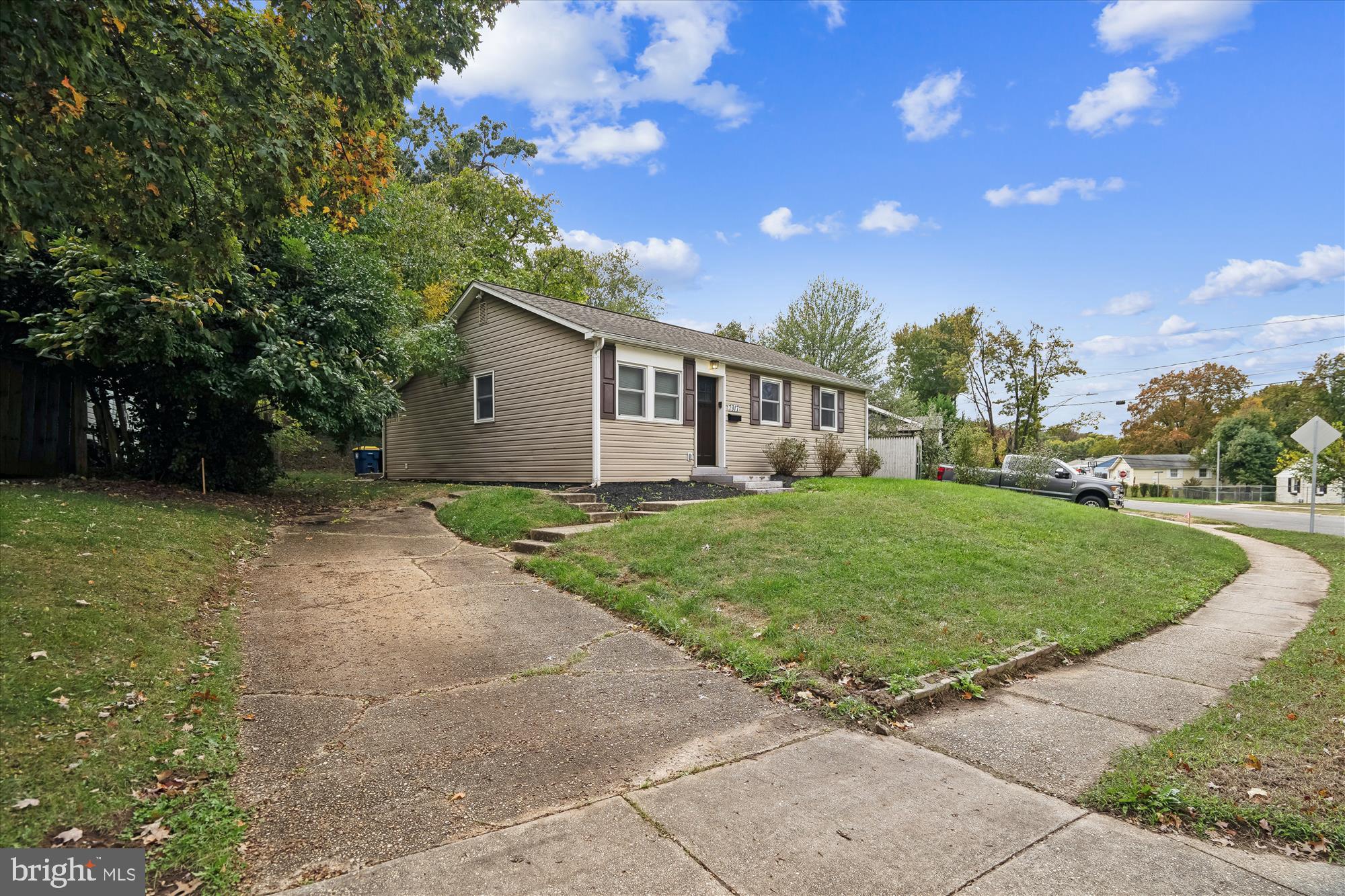 GLENARDEN WOODS - Residential