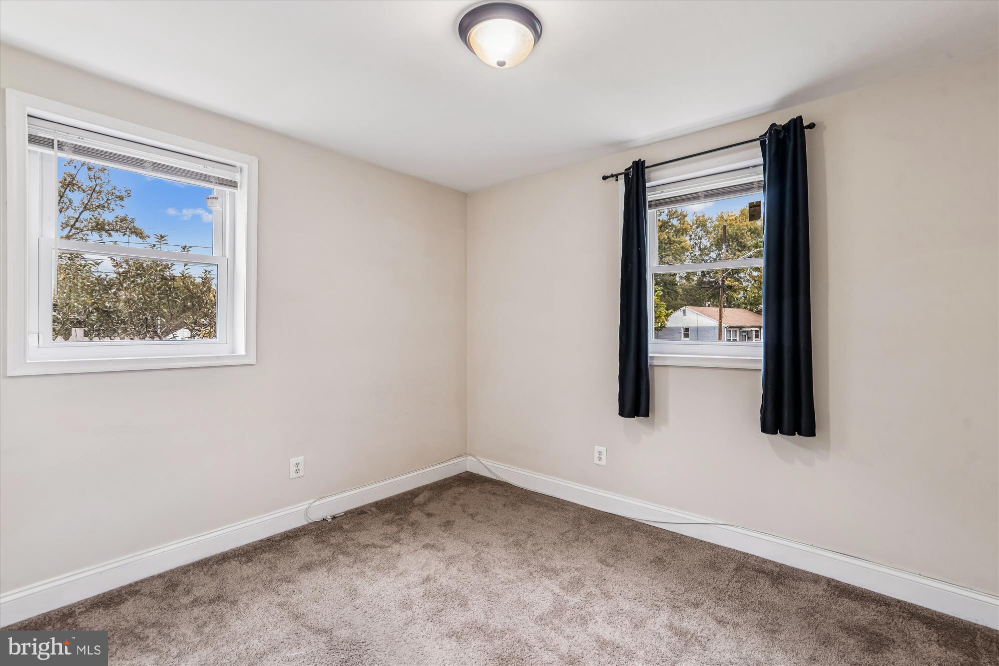 GLENARDEN WOODS - Residential