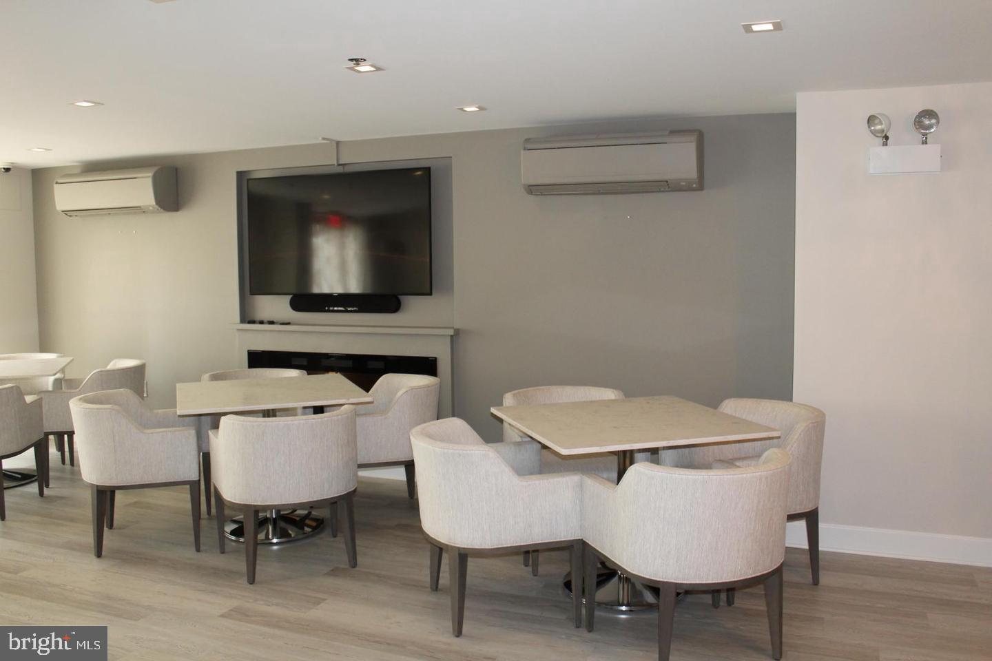 OAK HILL - Residential Lease