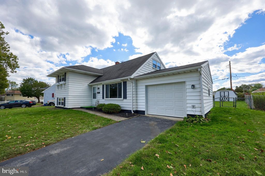 Photo of 1516 Devers Road, YORK, PA 17404 (MLS # PAYK2091604)