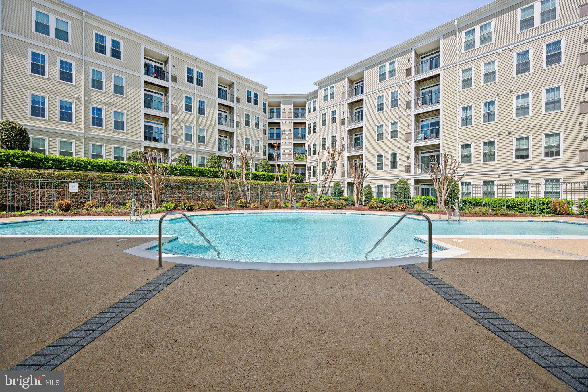 THE GROVE AT ARLINGTON - Residential