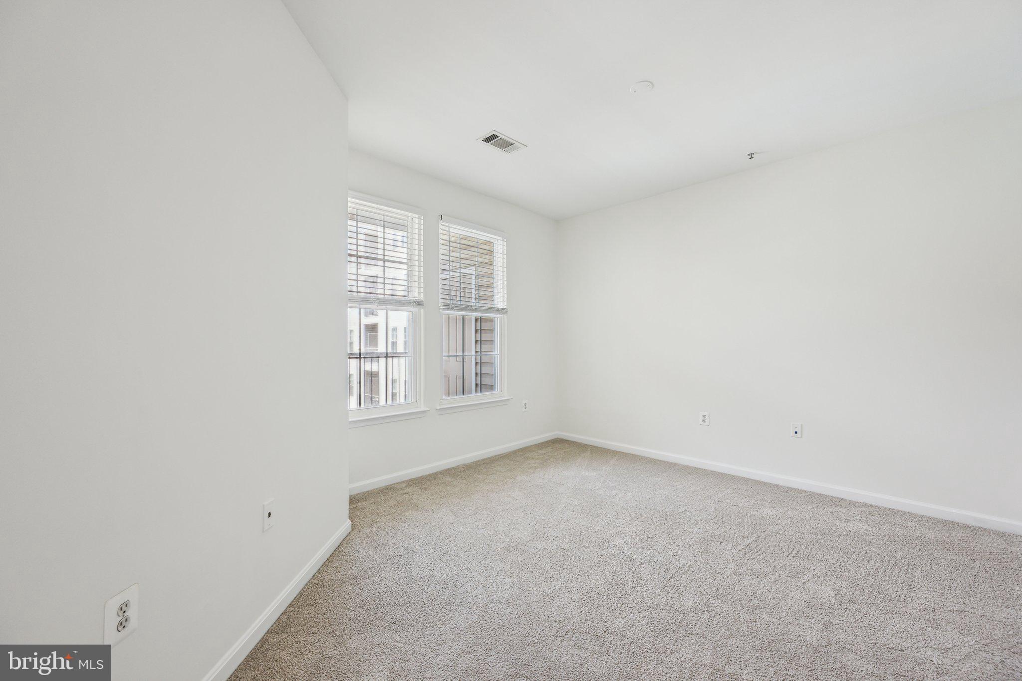 THE GROVE AT ARLINGTON - Residential