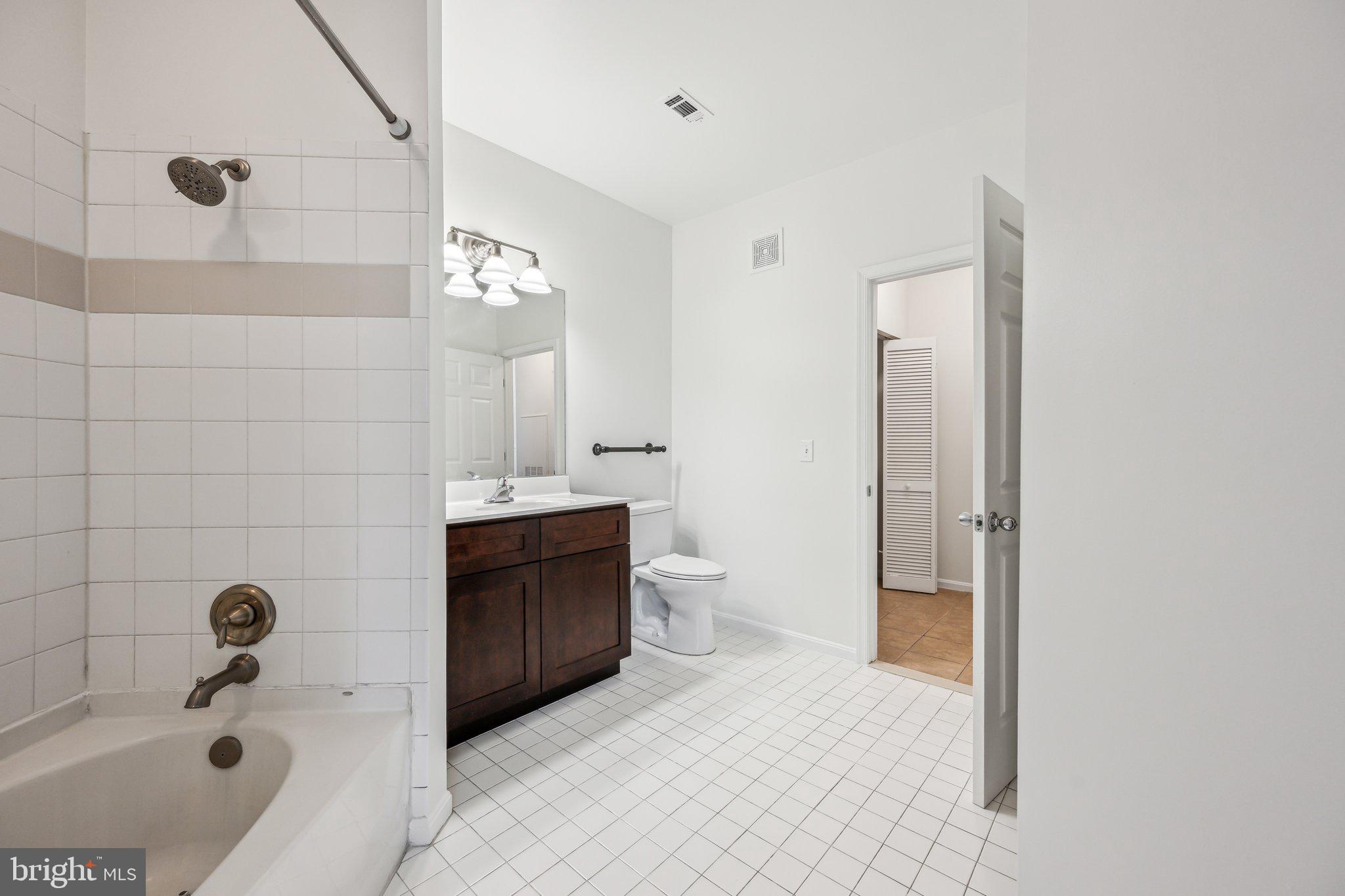 THE GROVE AT ARLINGTON - Residential