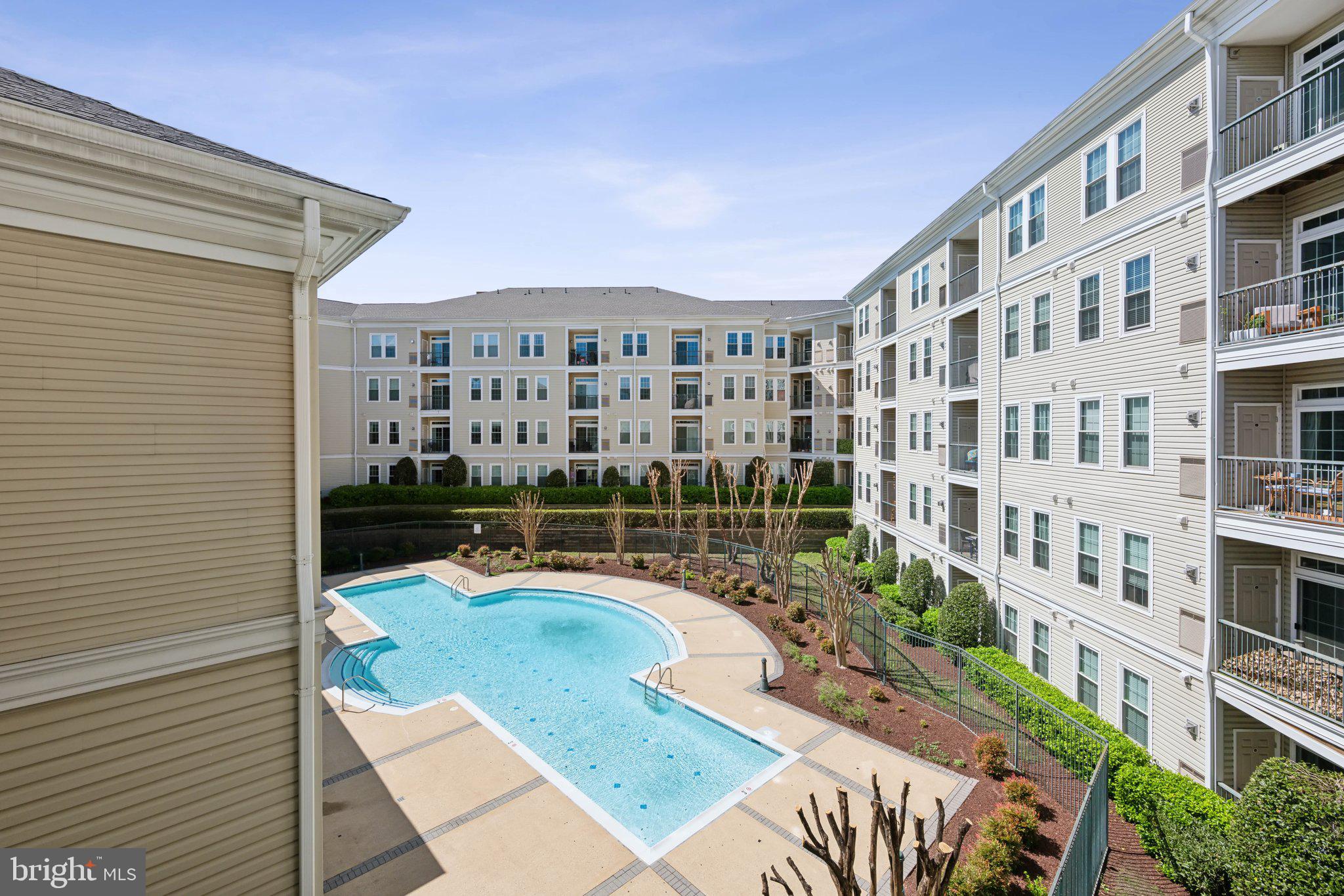 THE GROVE AT ARLINGTON - Residential