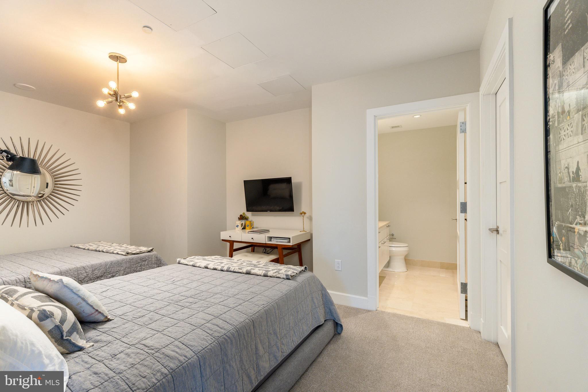 CENTER CITY - Residential
