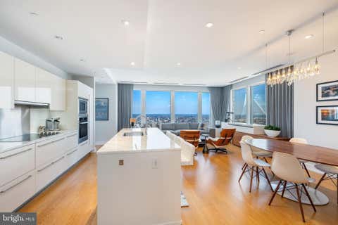 Condo For Sale - 50 S 16th Street #5205<br/> PHILADELPHIA, PA 19102