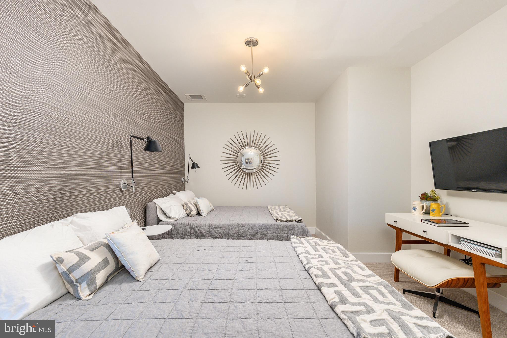 CENTER CITY - Residential