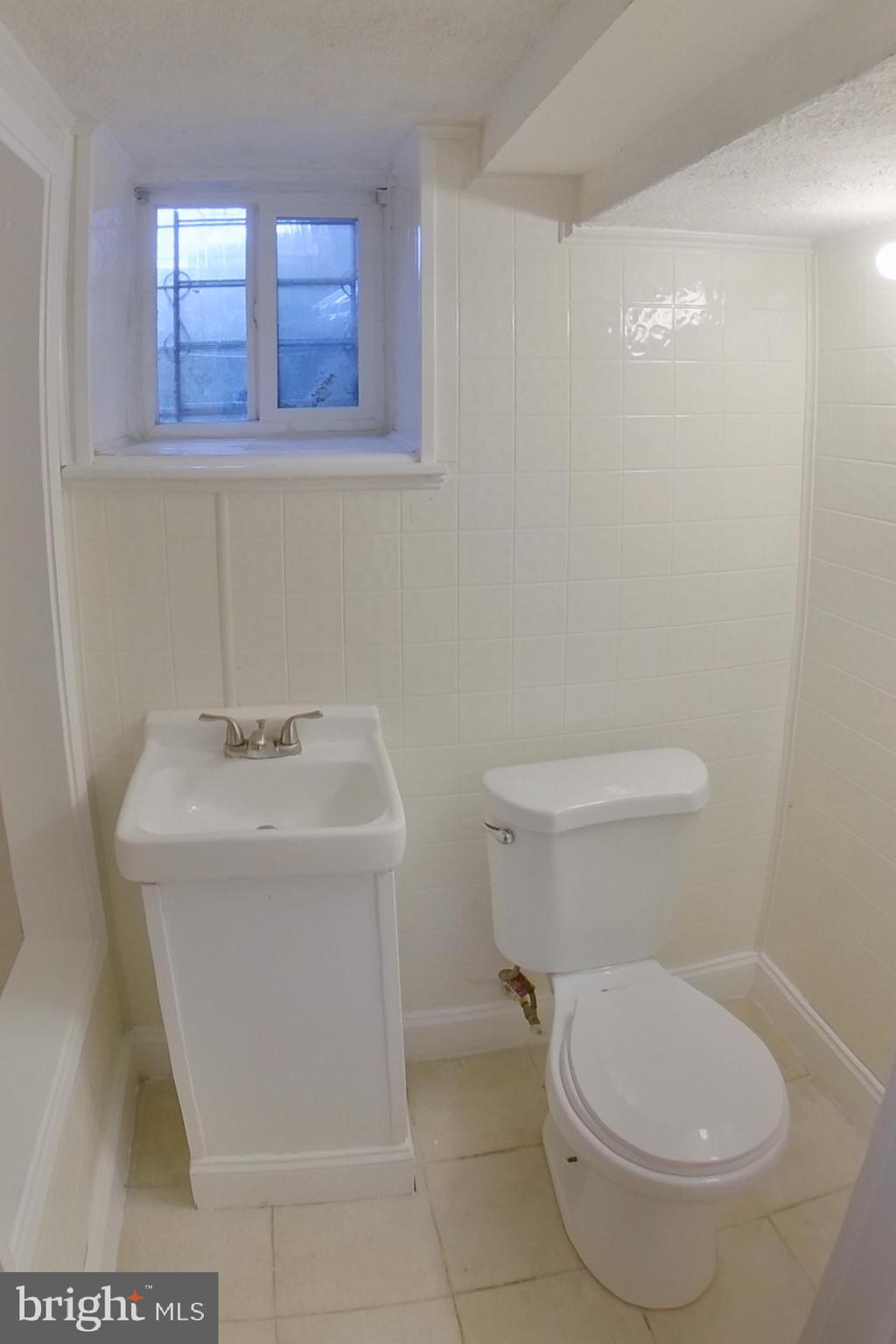 BURLEITH - LEIGHTON - Residential Lease