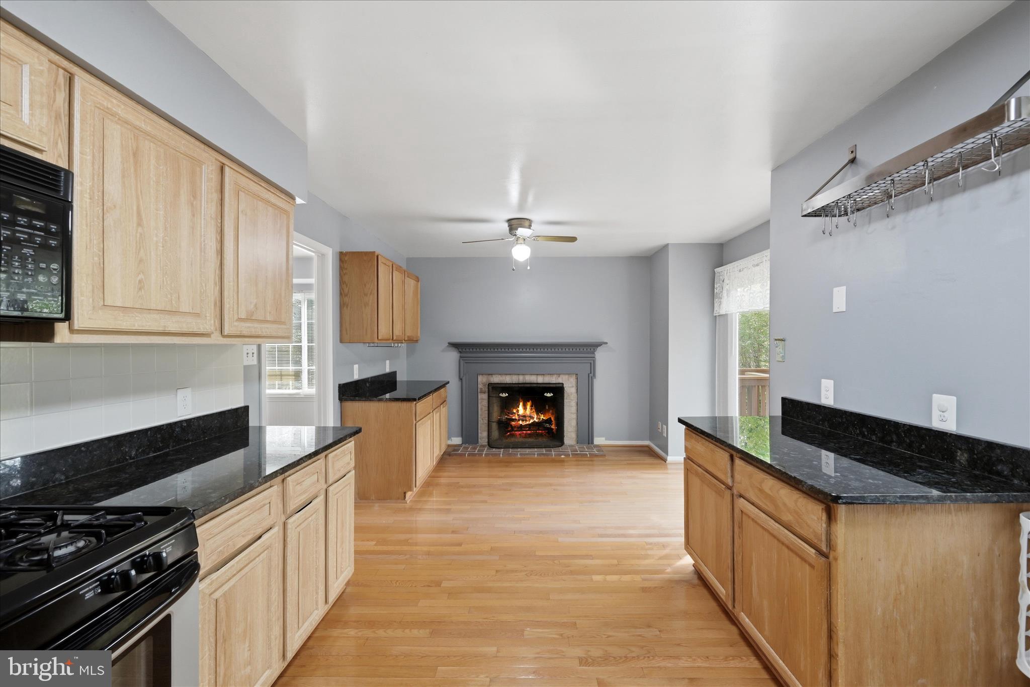 MIRROR RIDGE - Residential