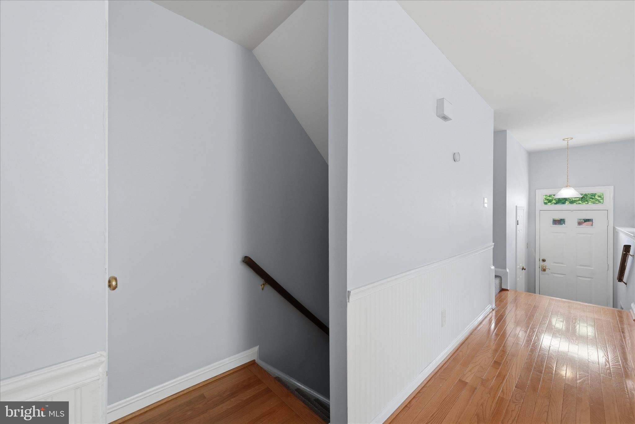 MIRROR RIDGE - Residential