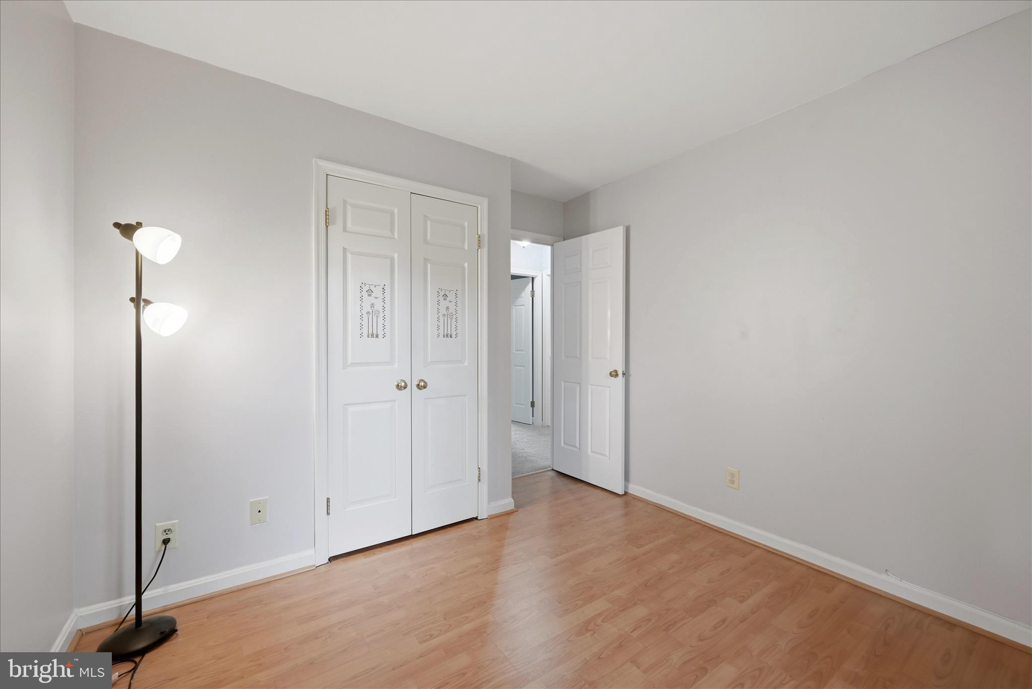 MIRROR RIDGE - Residential