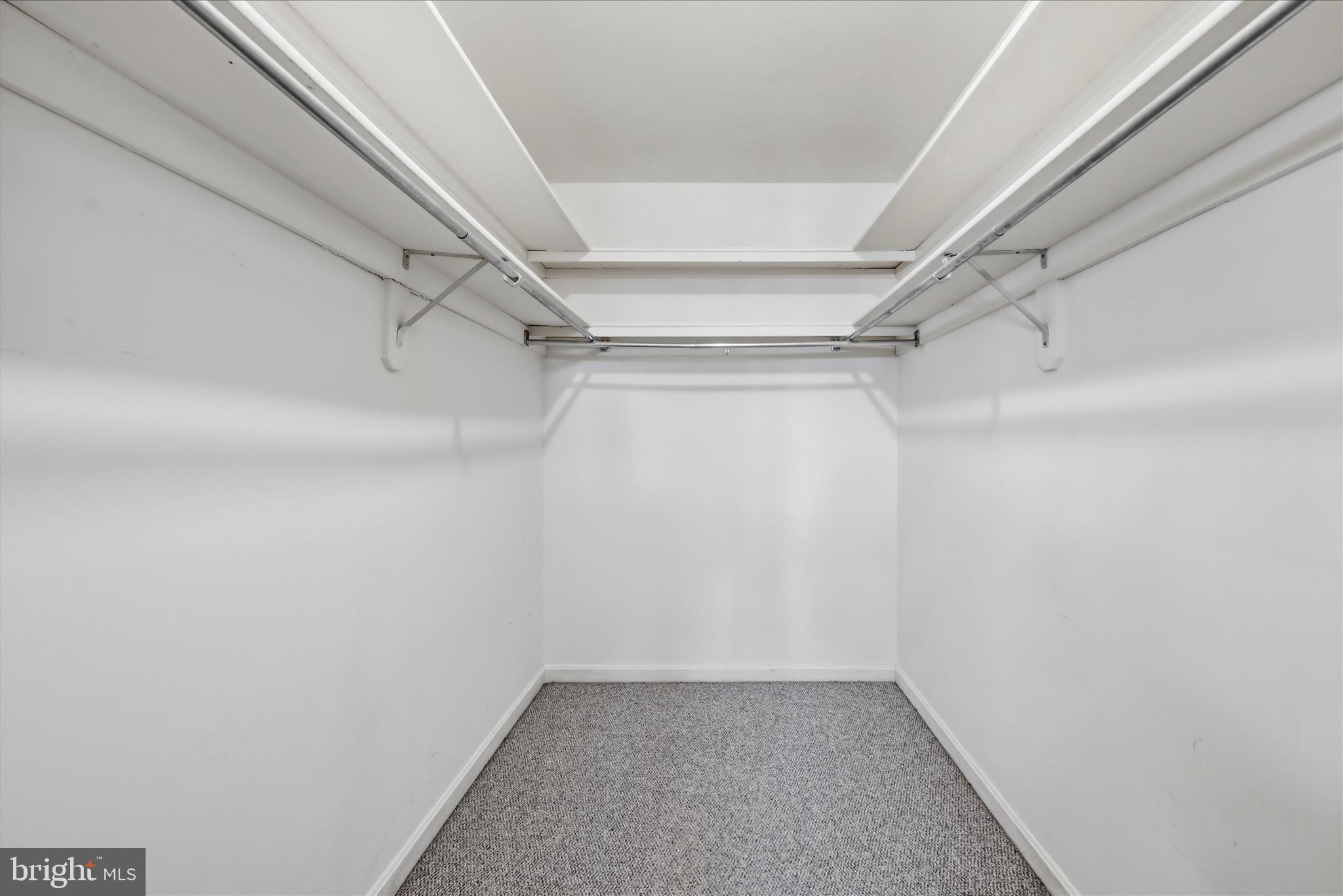 MIRROR RIDGE - Residential