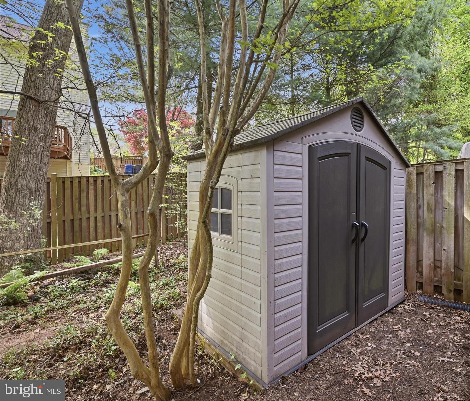 MIRROR RIDGE - Residential