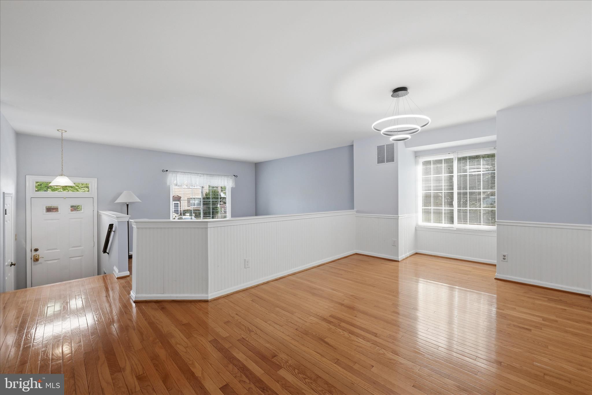 MIRROR RIDGE - Residential