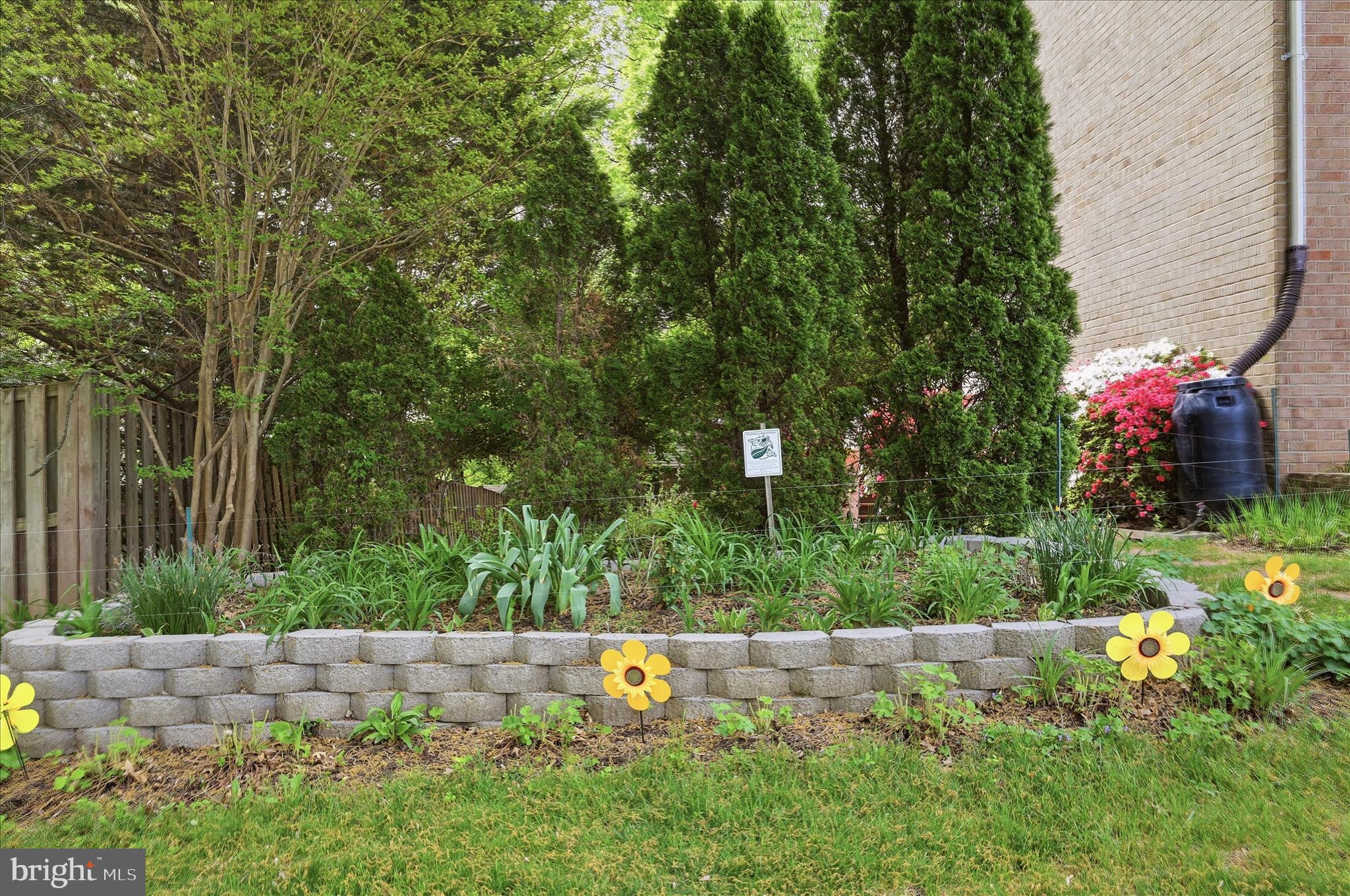 MIRROR RIDGE - Residential