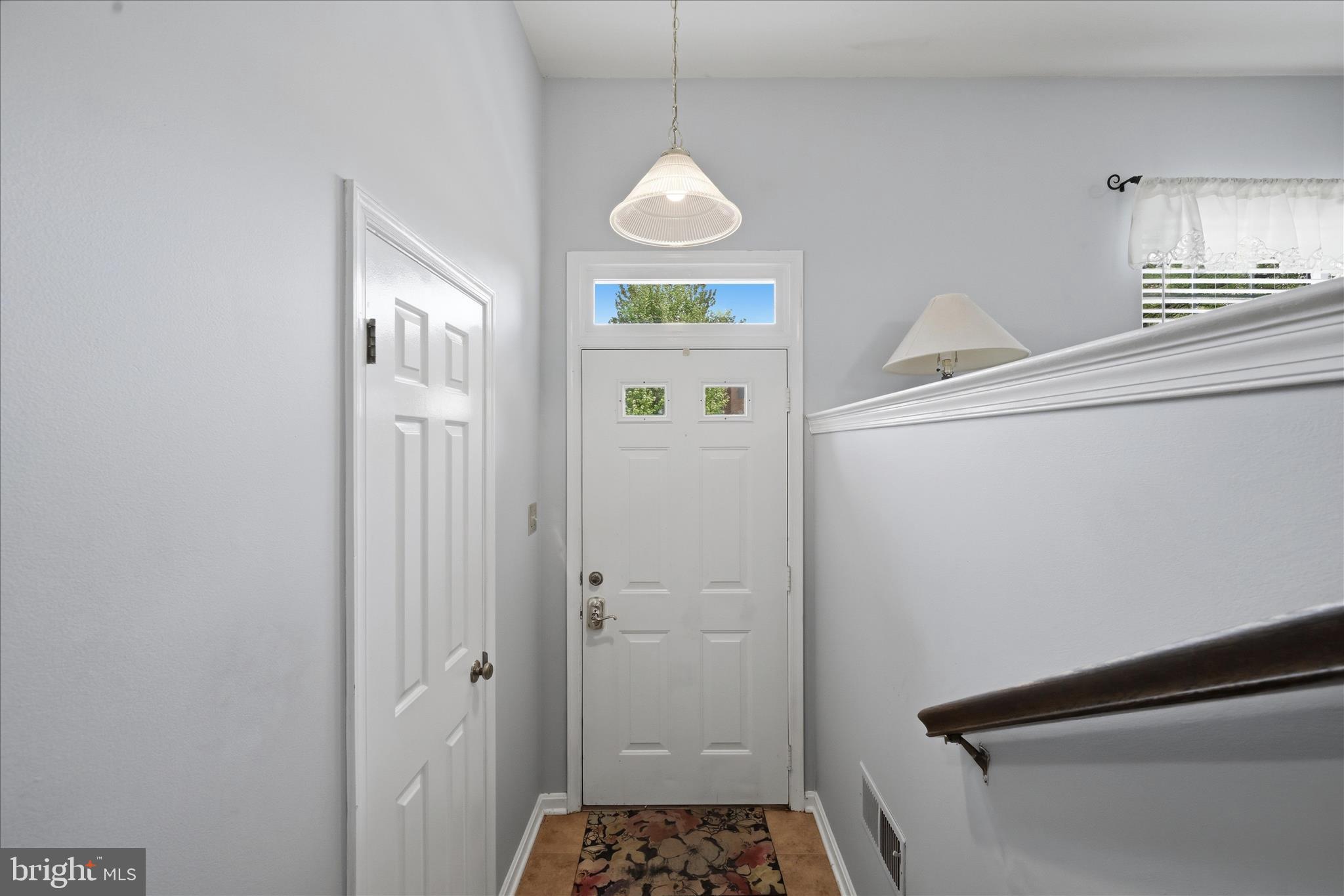 MIRROR RIDGE - Residential