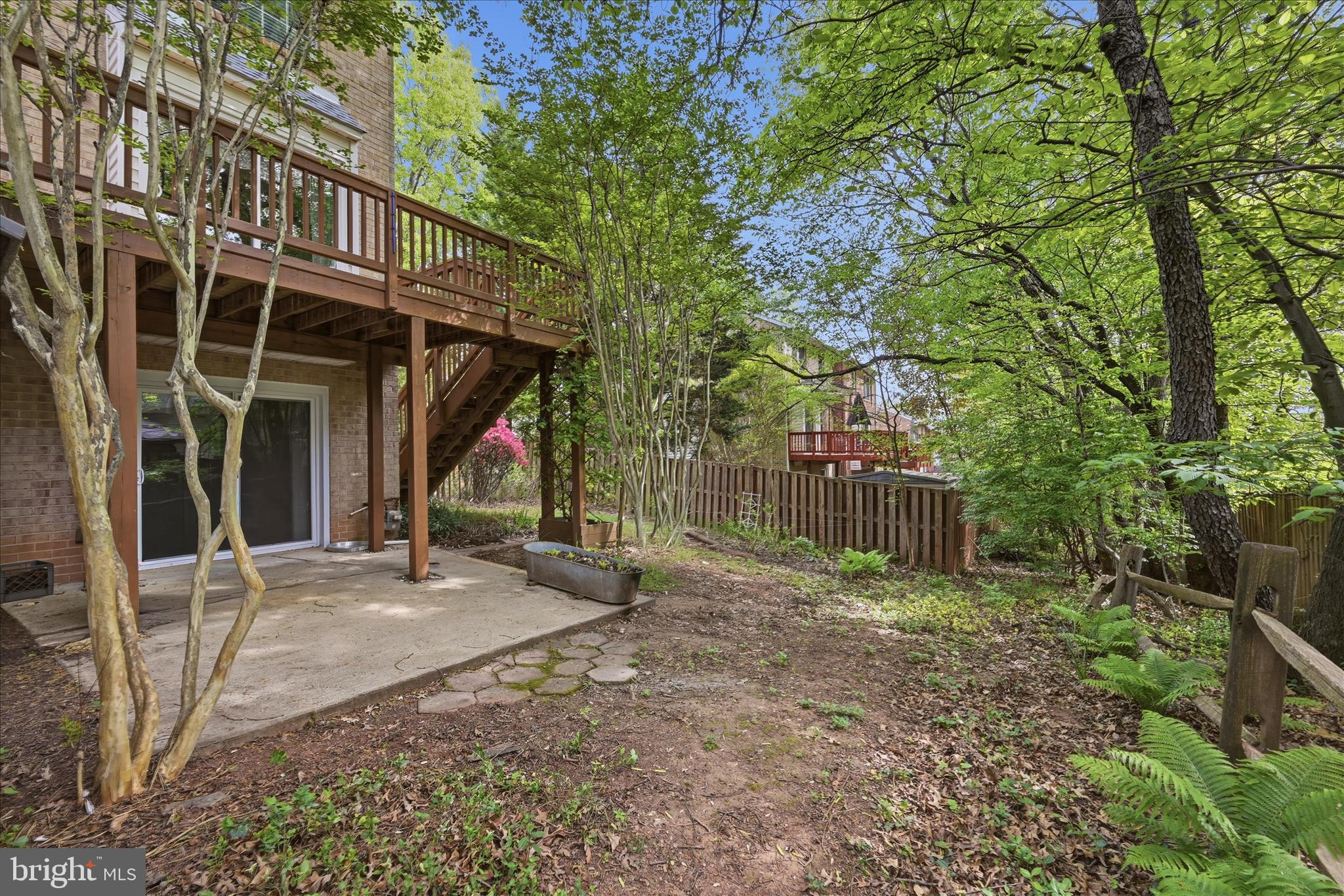 MIRROR RIDGE - Residential