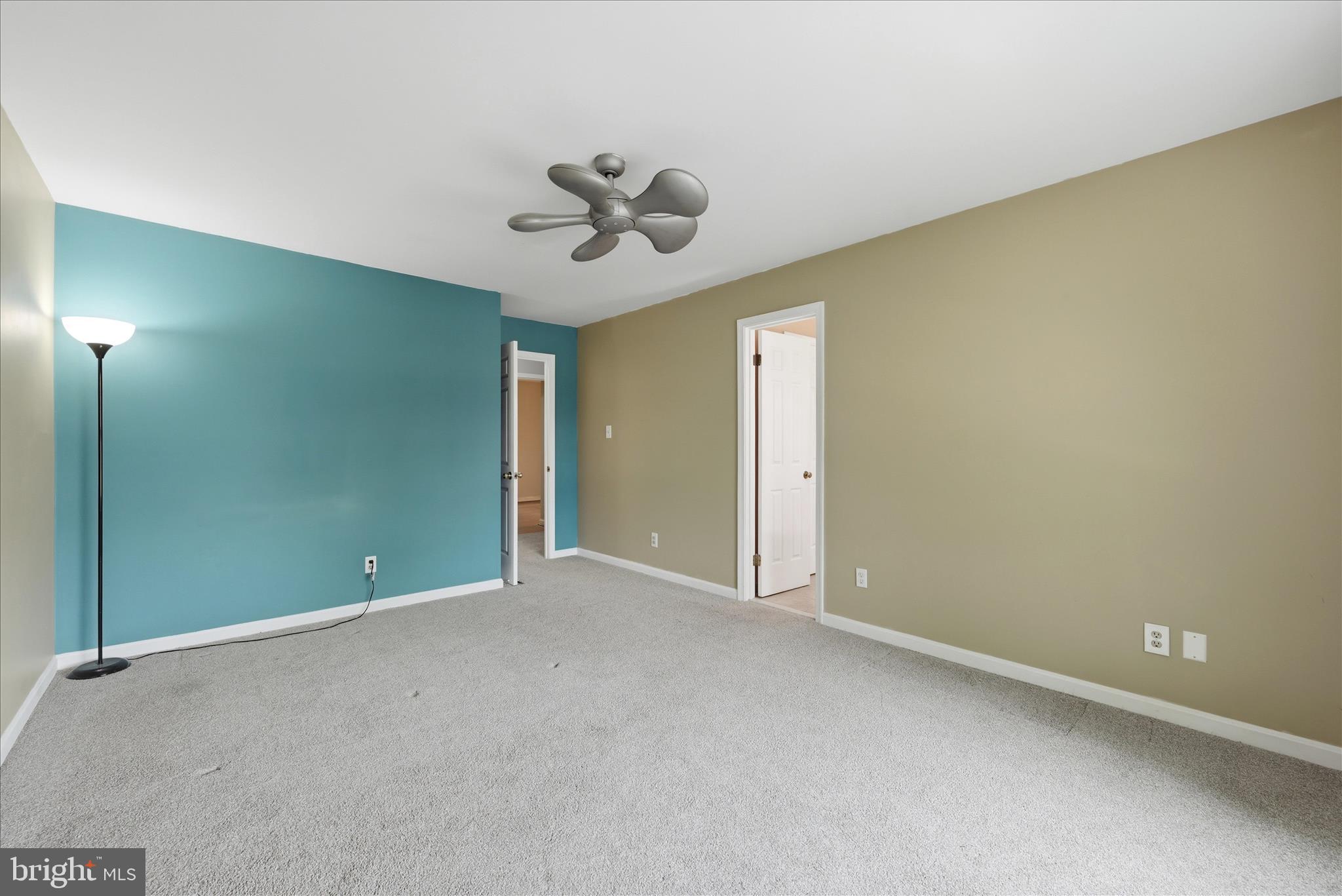 MIRROR RIDGE - Residential