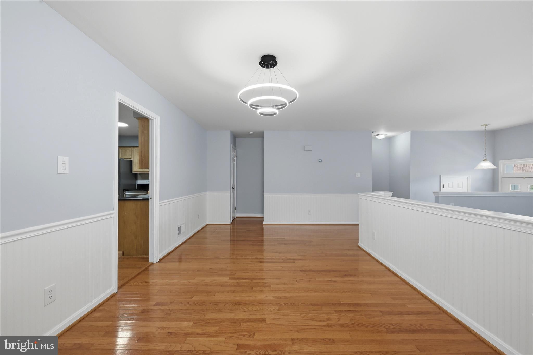 MIRROR RIDGE - Residential