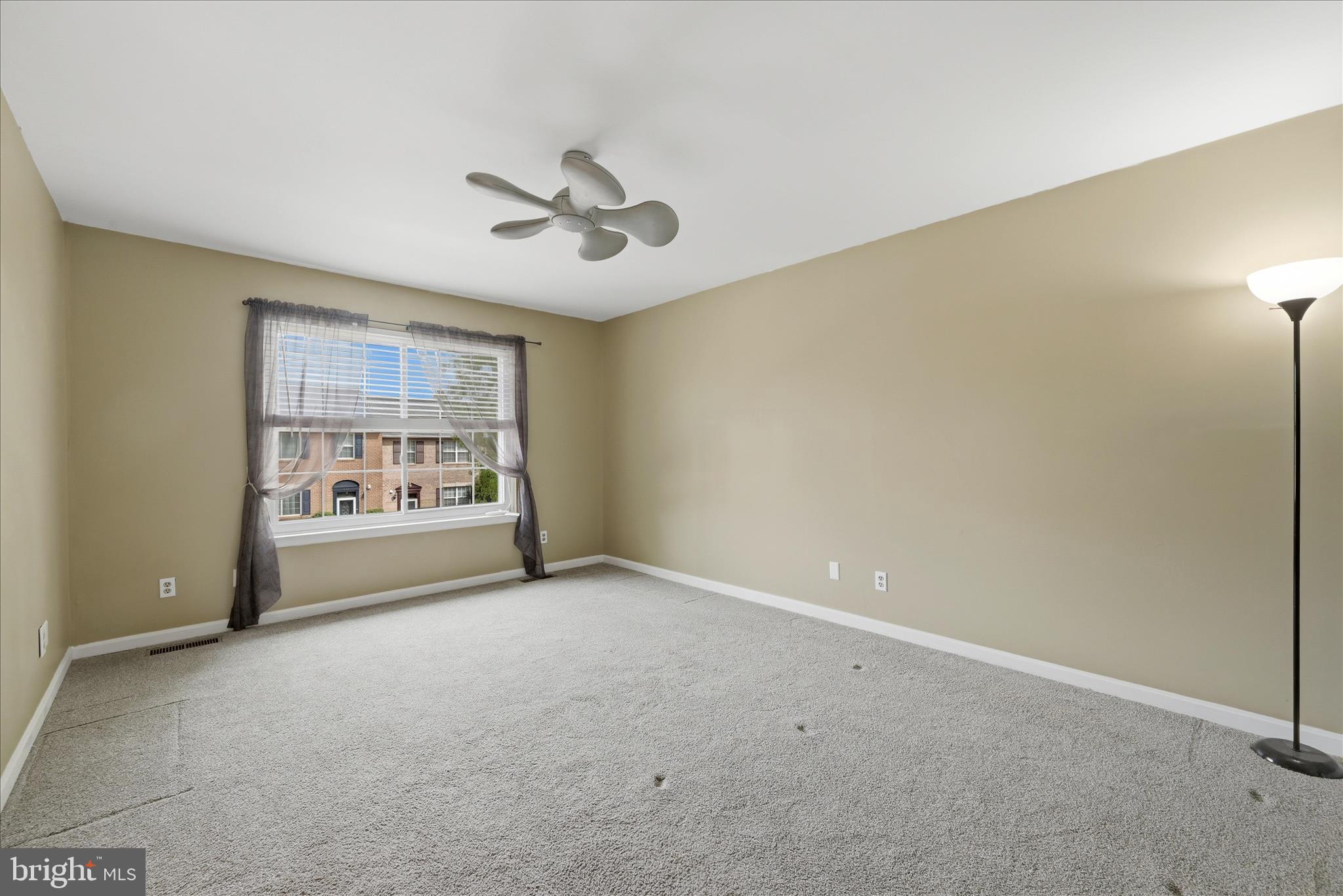 MIRROR RIDGE - Residential