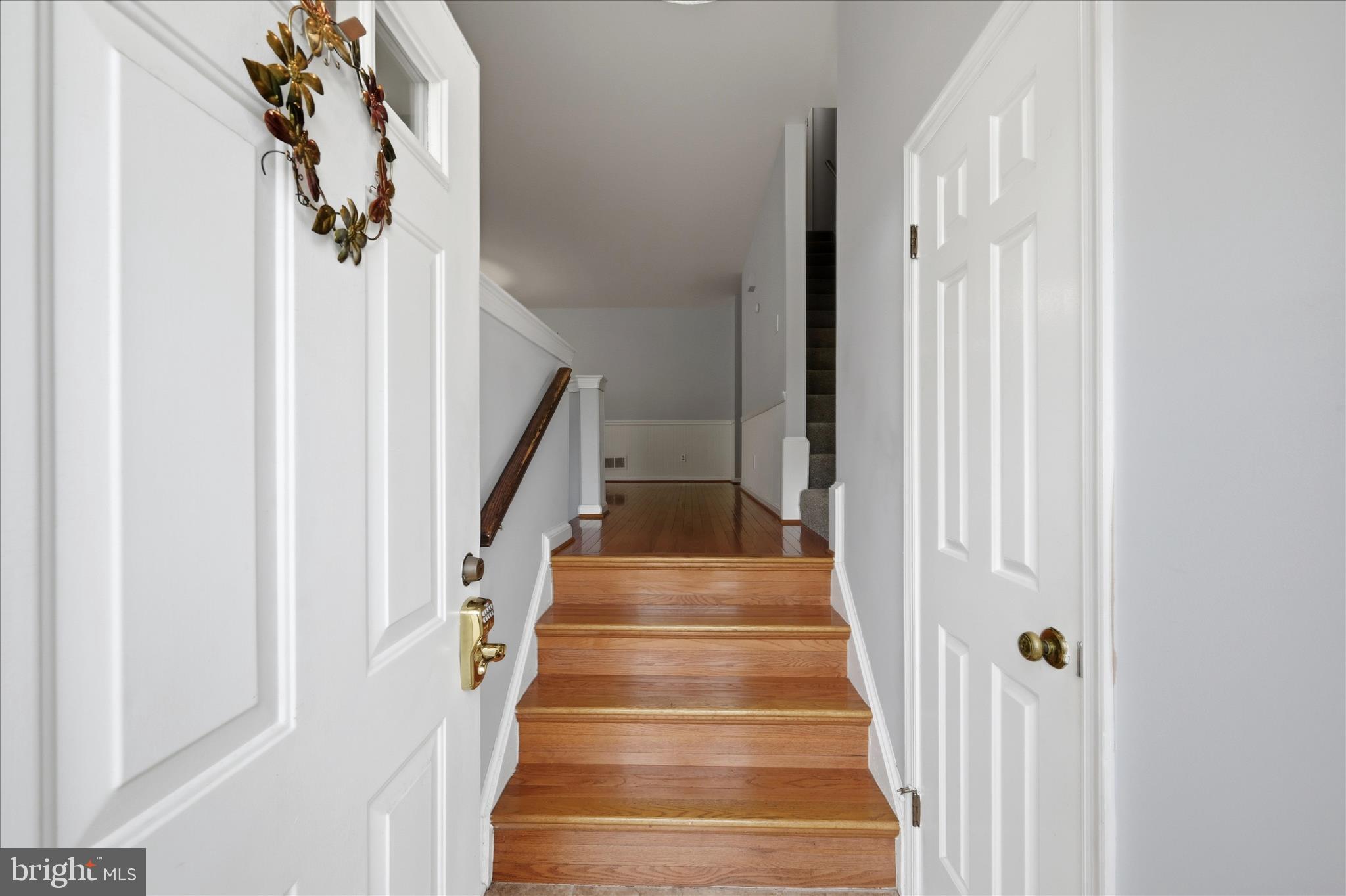 MIRROR RIDGE - Residential