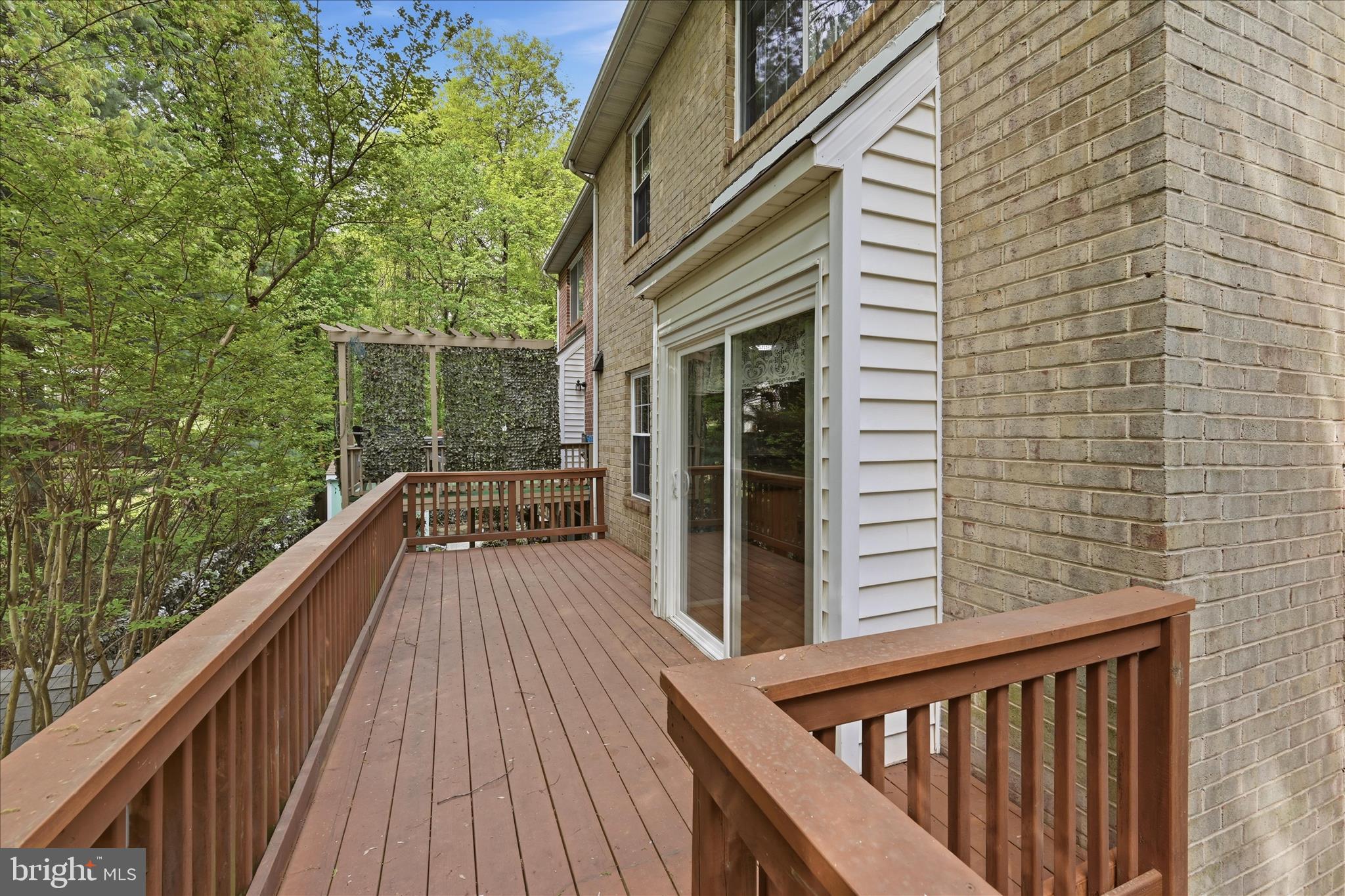 MIRROR RIDGE - Residential