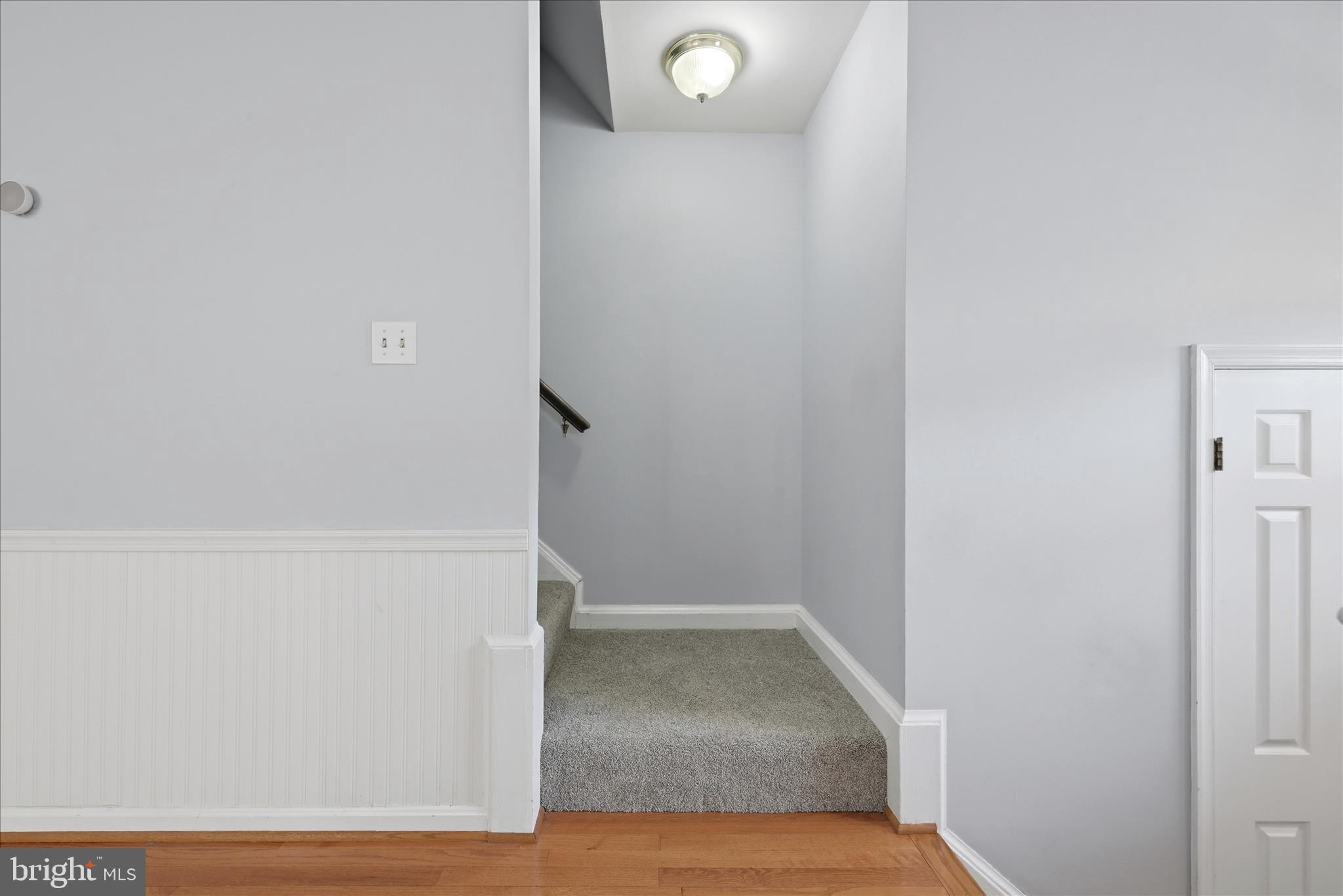 MIRROR RIDGE - Residential