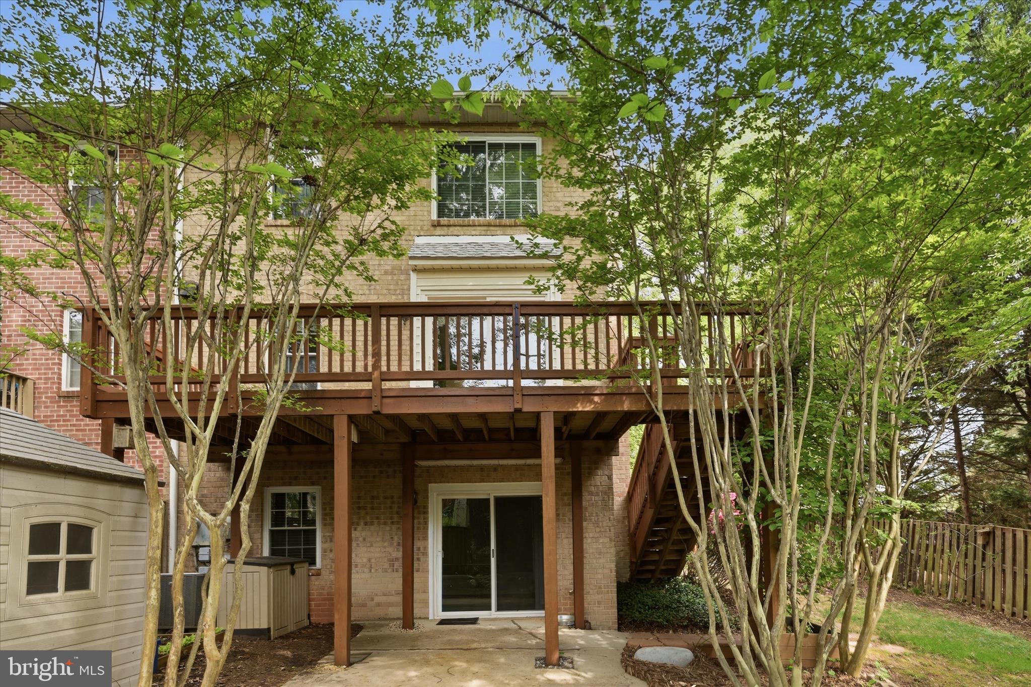 MIRROR RIDGE - Residential