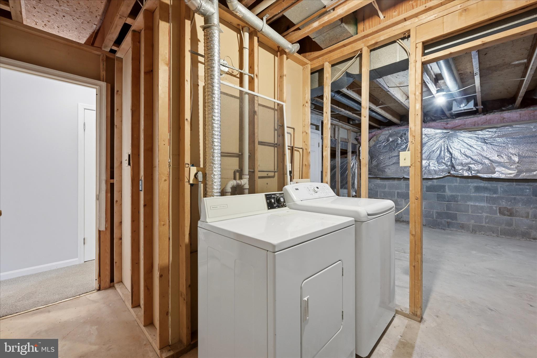 MIRROR RIDGE - Residential